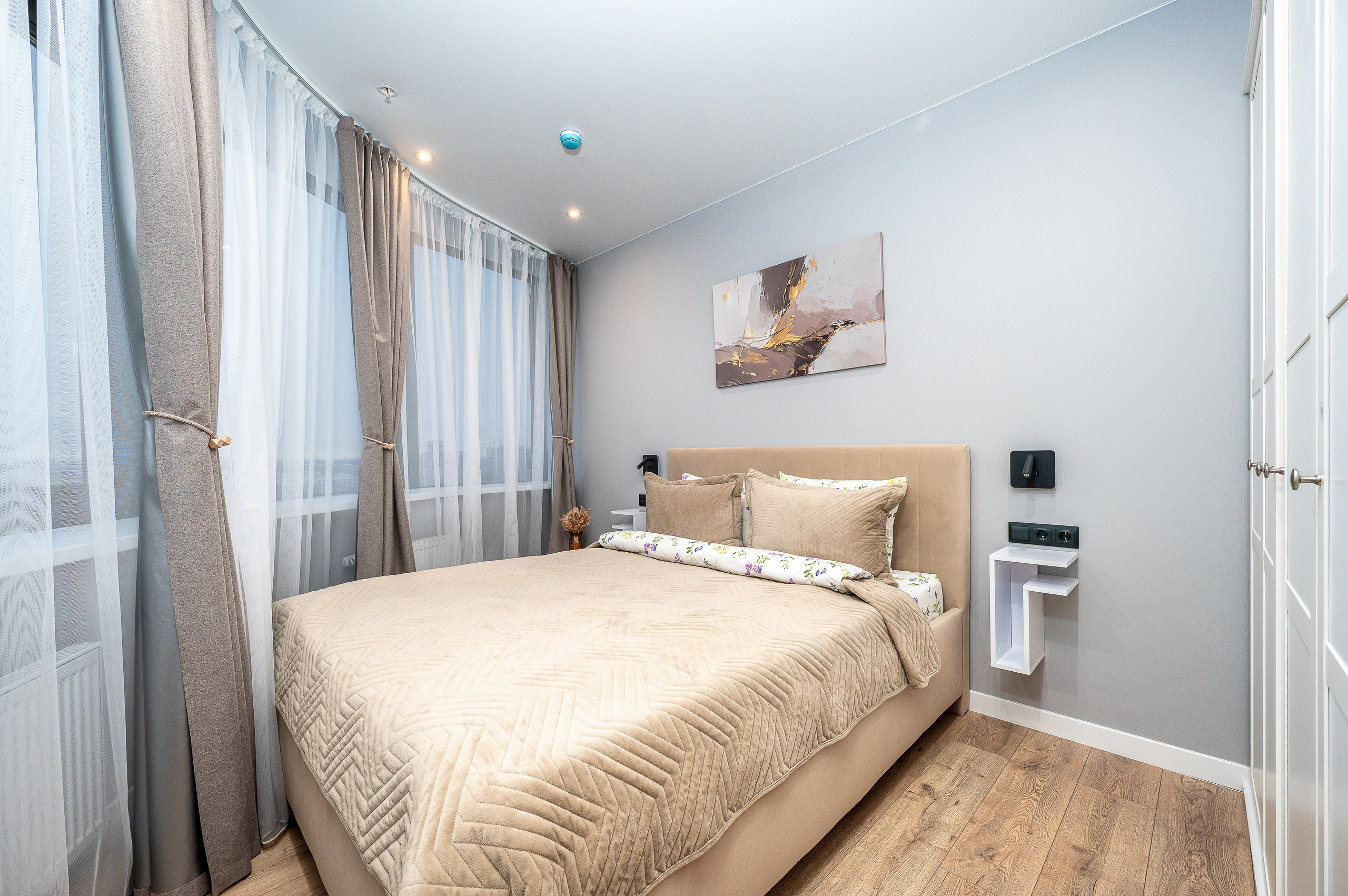 Номер под аренду в Glorax. Интерьерный фотограф. Фото- видеосъемка недвижимости Санкт-Петербург