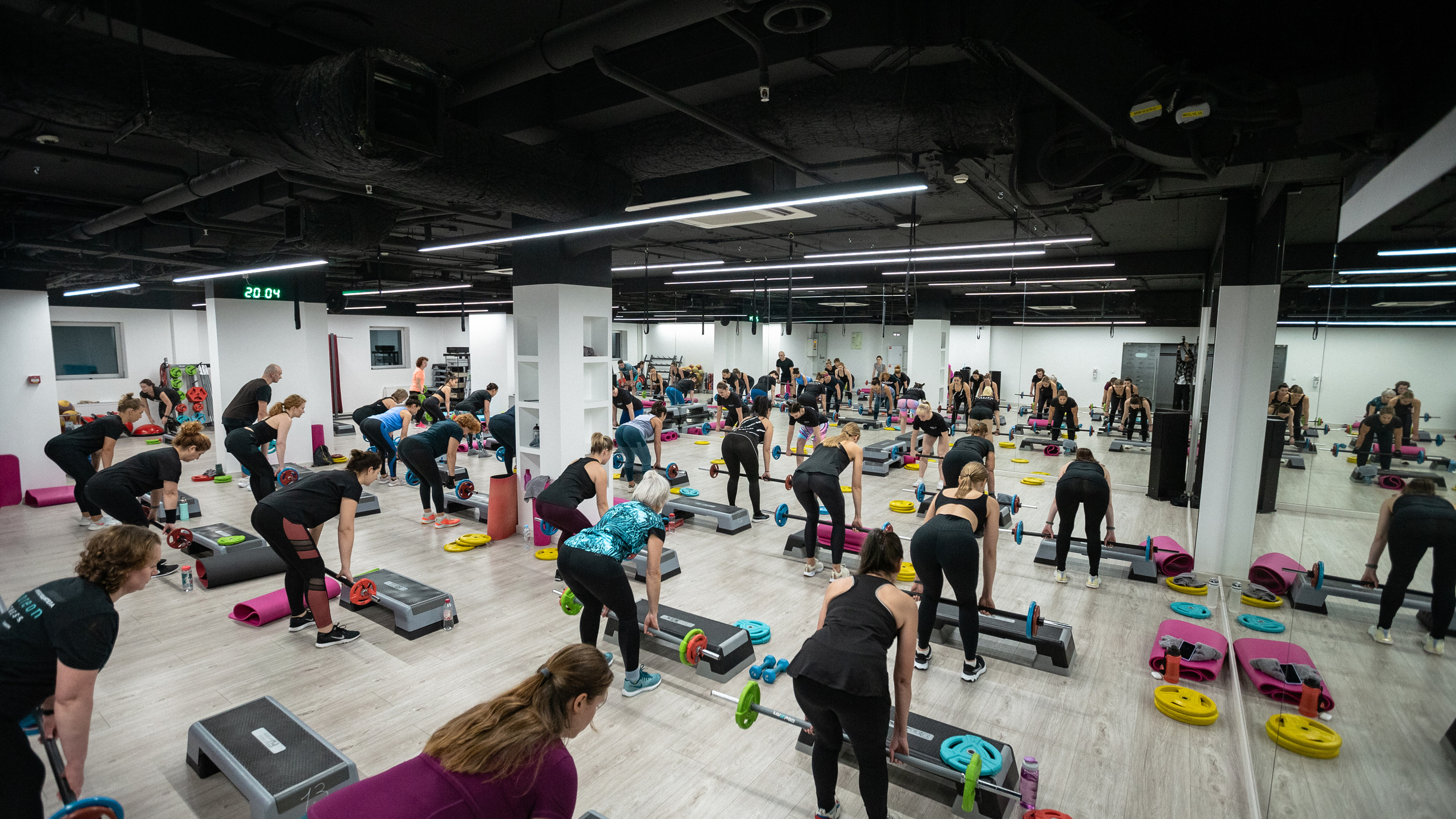 Групповая тренировка кросс-фит