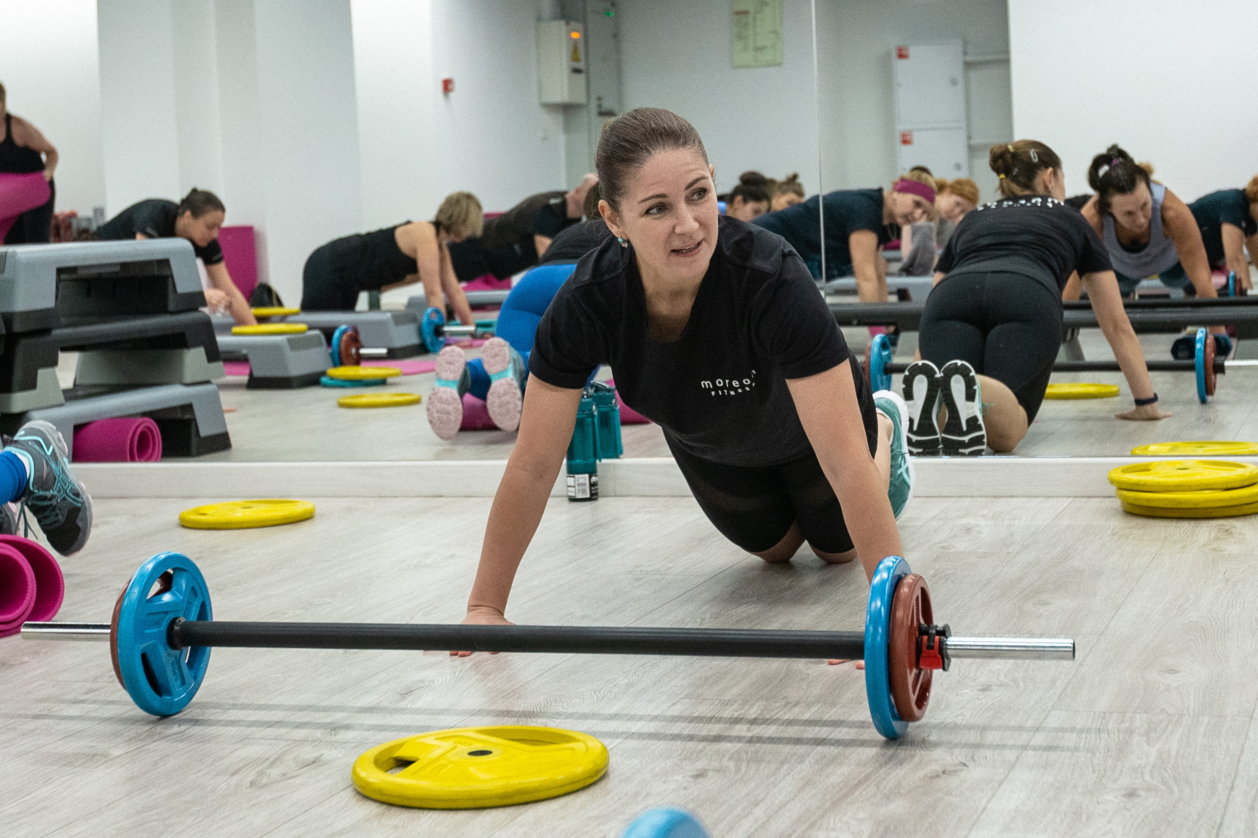 Групповая тренировка кросс-фит