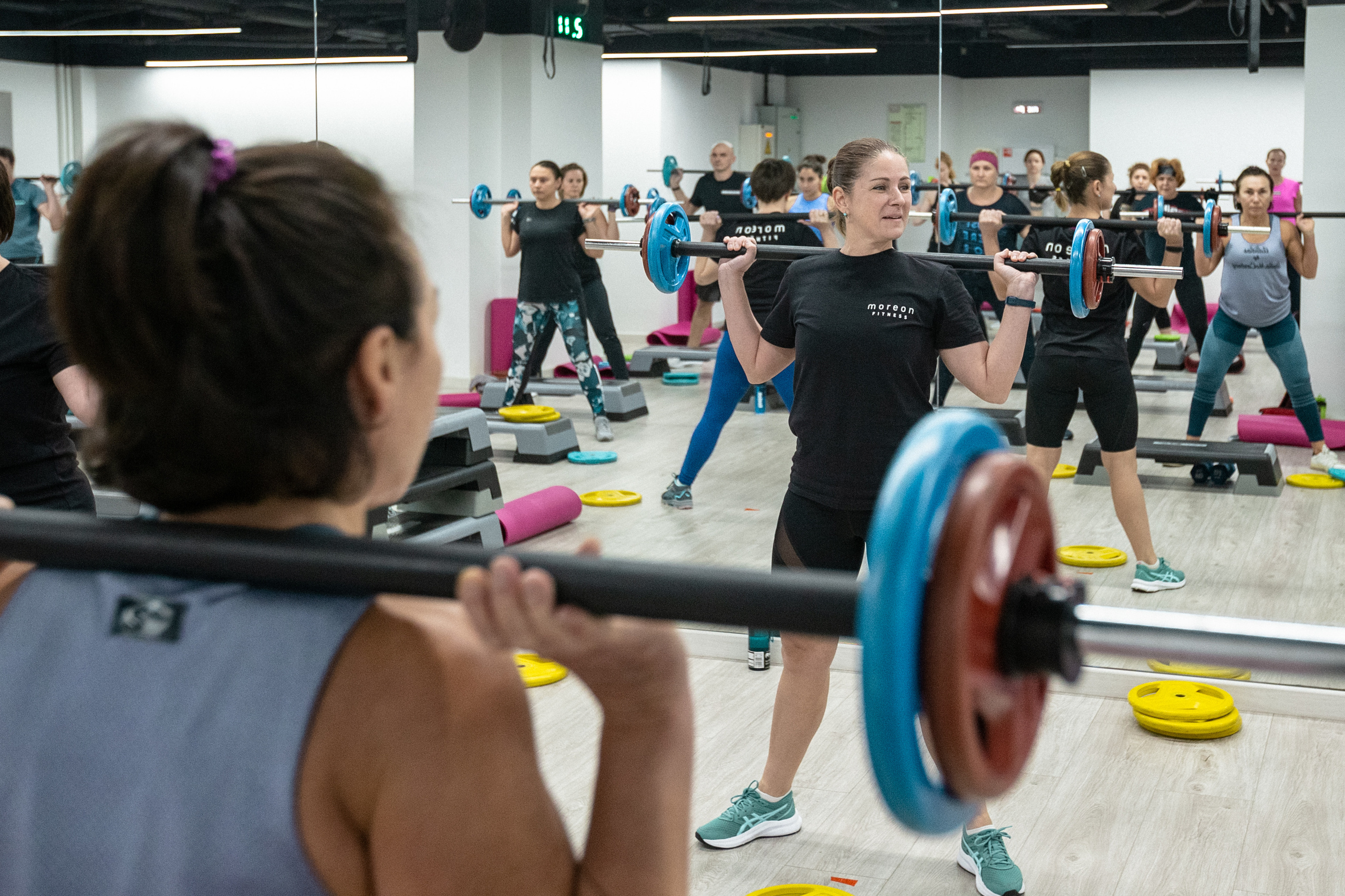 Групповая тренировка кросс-фит