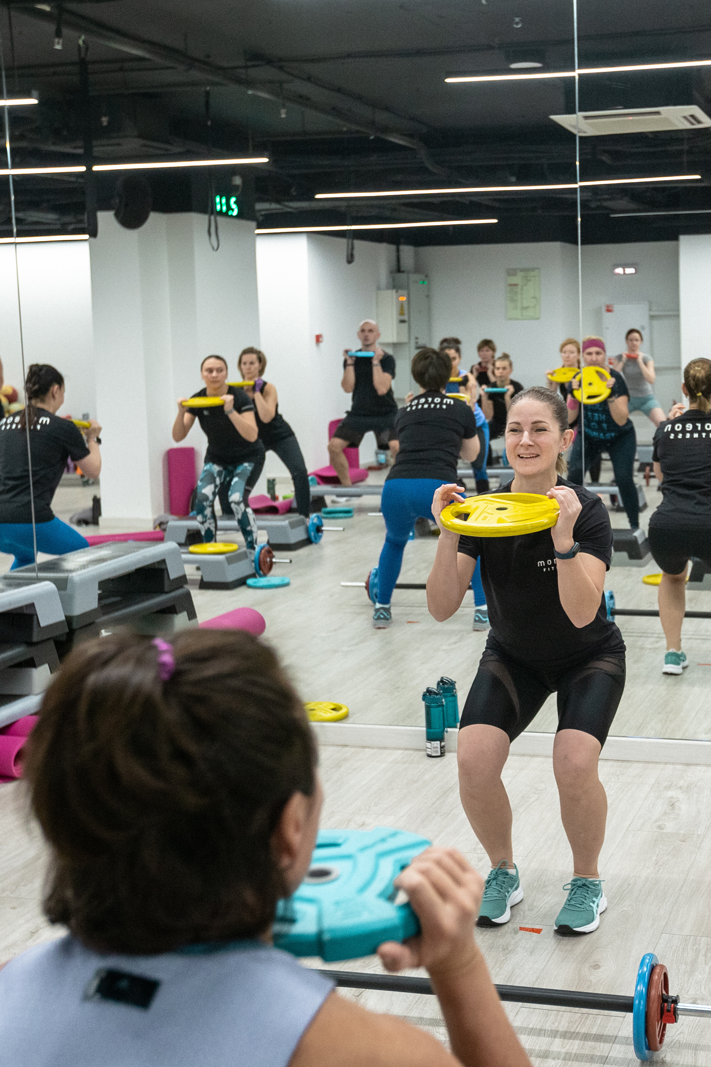 Групповая тренировка кросс-фит