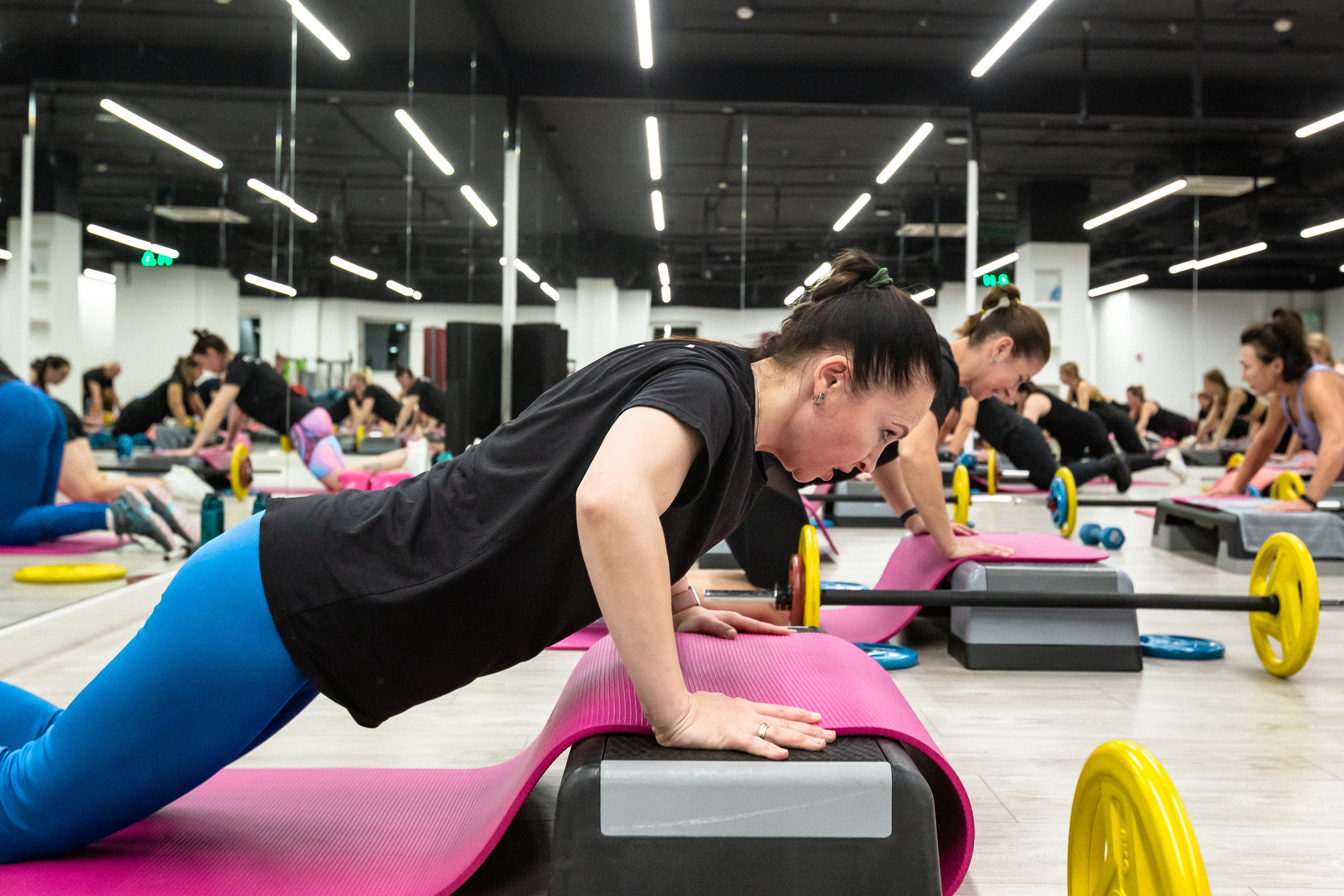 Групповая тренировка кросс-фит