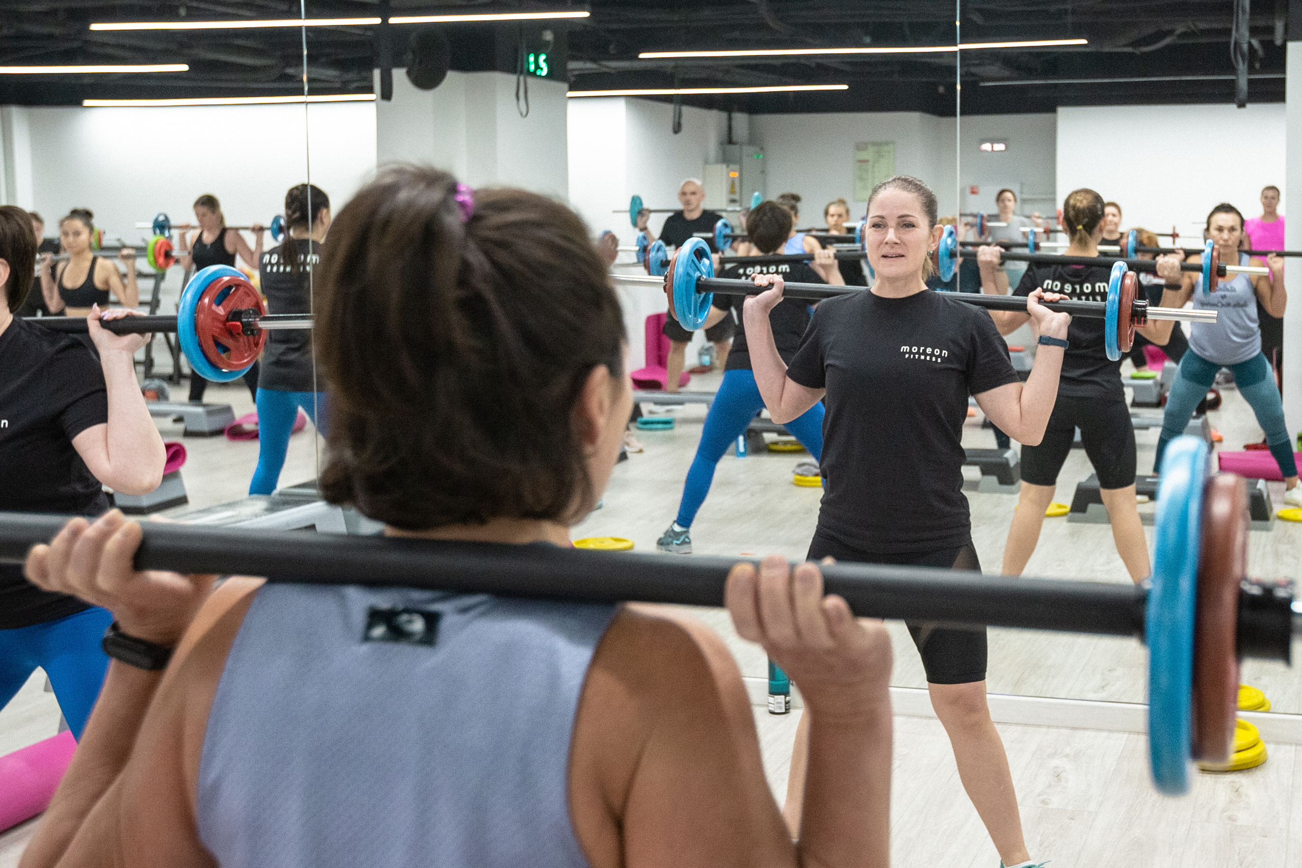 Групповая тренировка кросс-фит