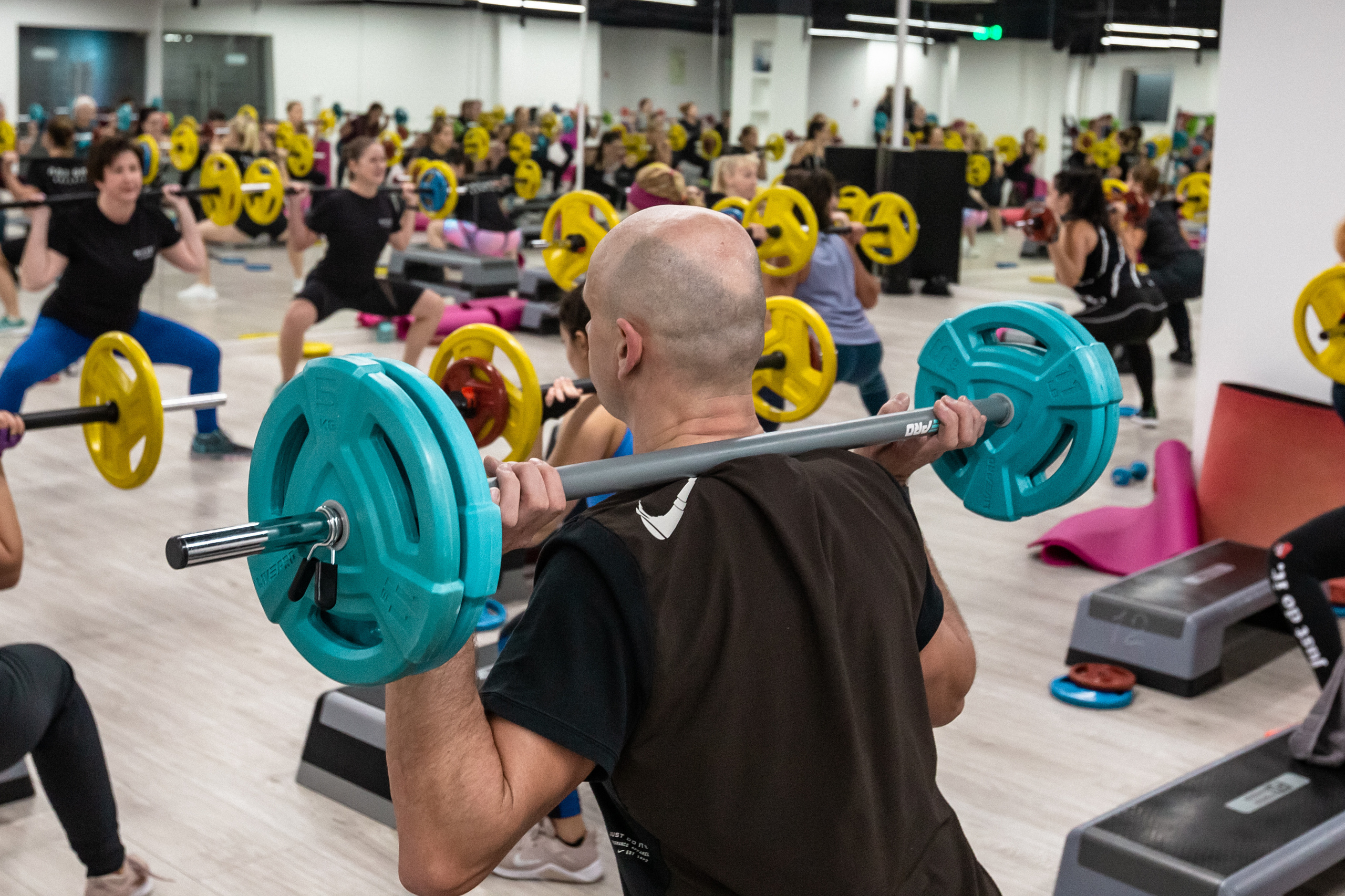 Групповая тренировка кросс-фит