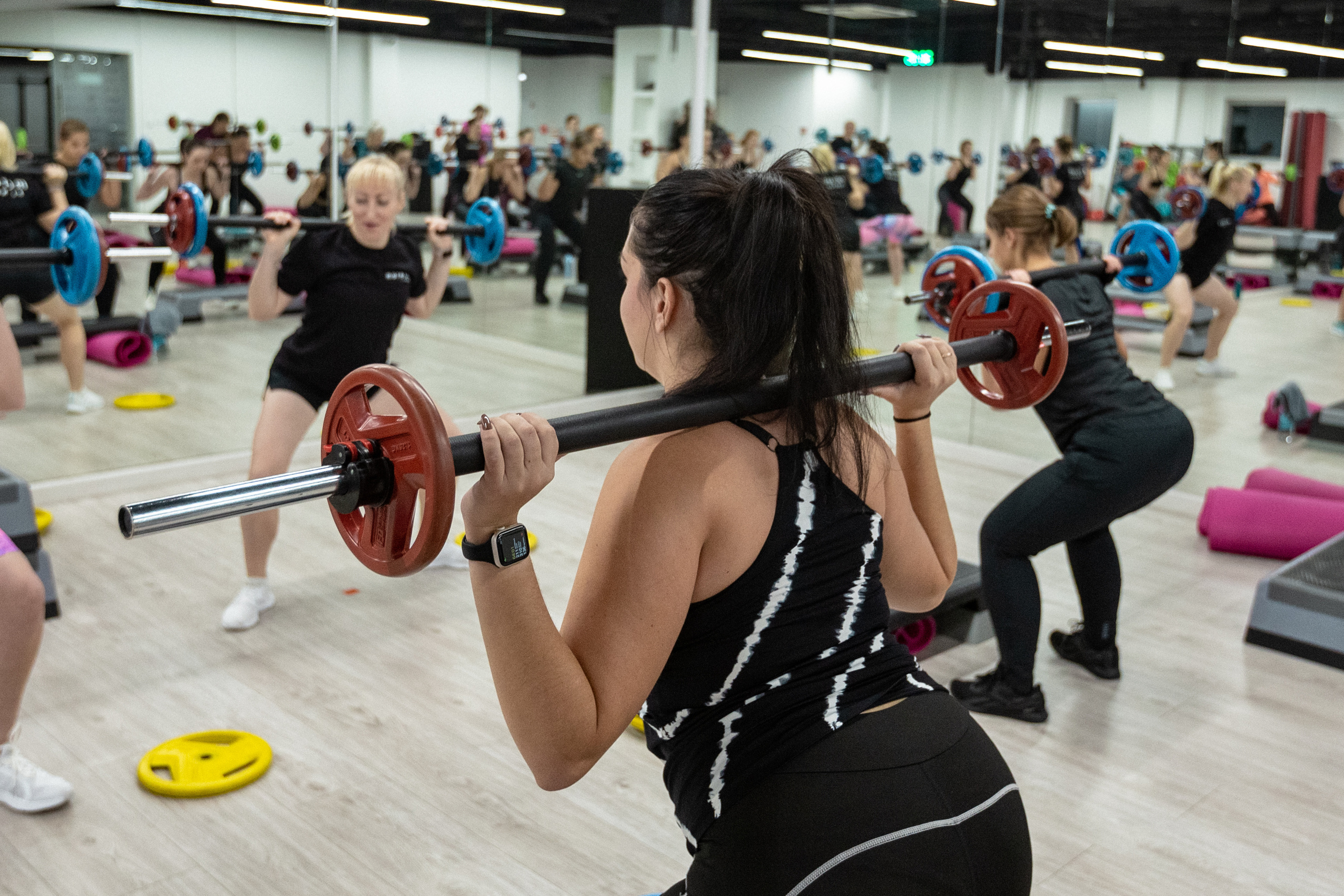 Групповая тренировка кросс-фит