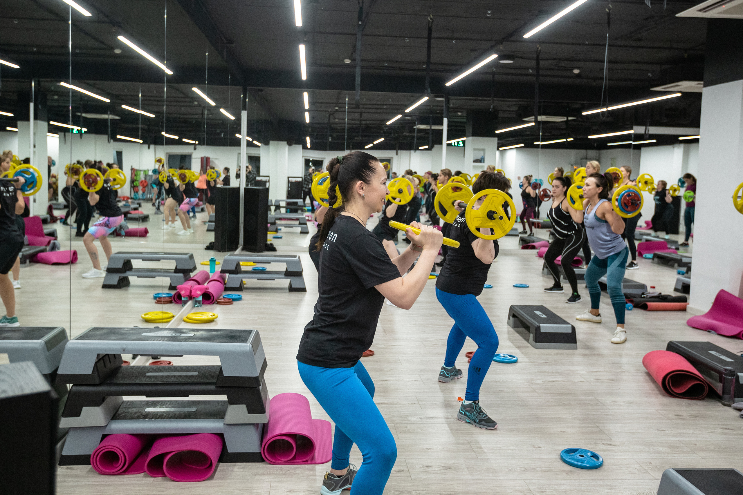 Групповая тренировка кросс-фит