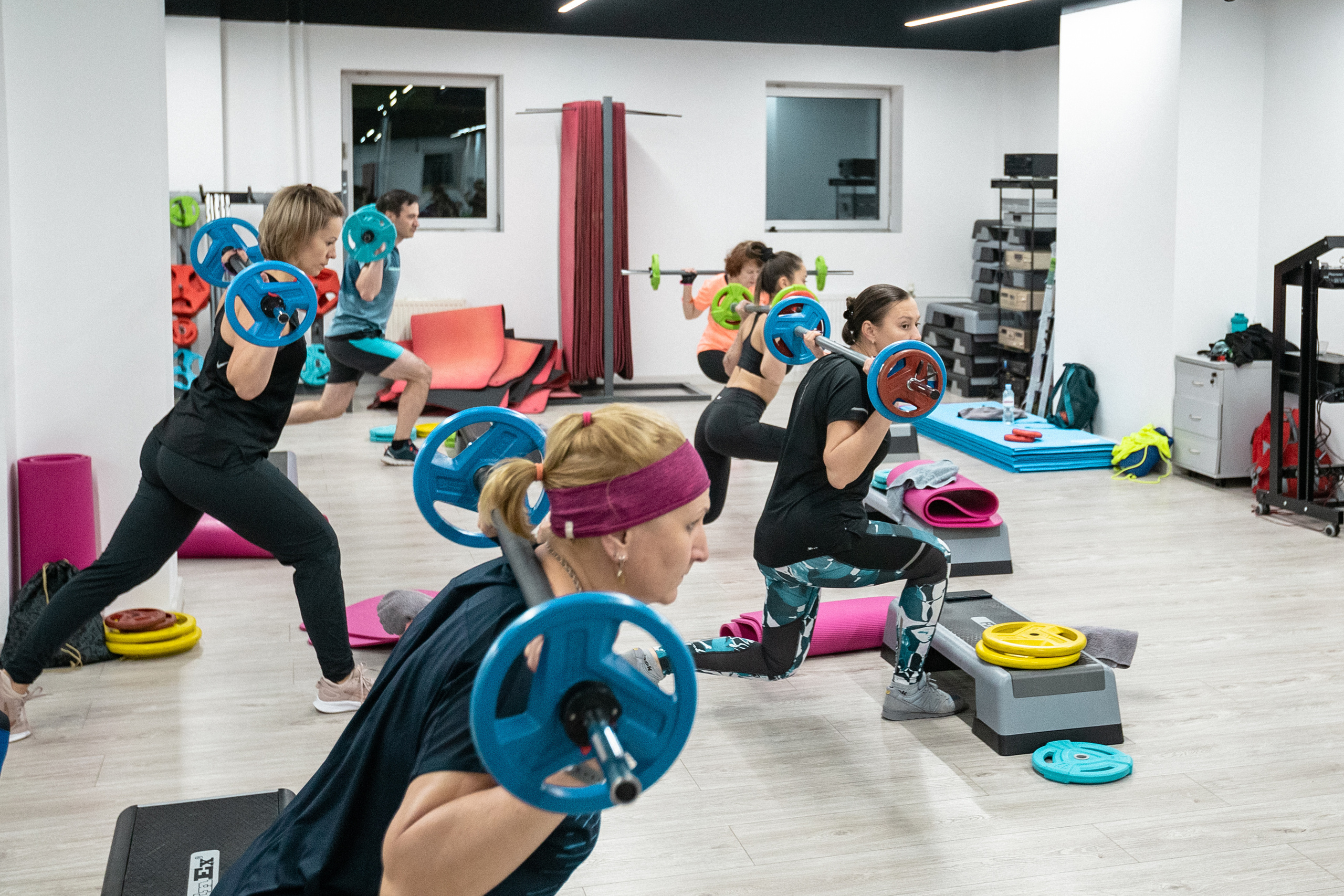 Групповая тренировка кросс-фит