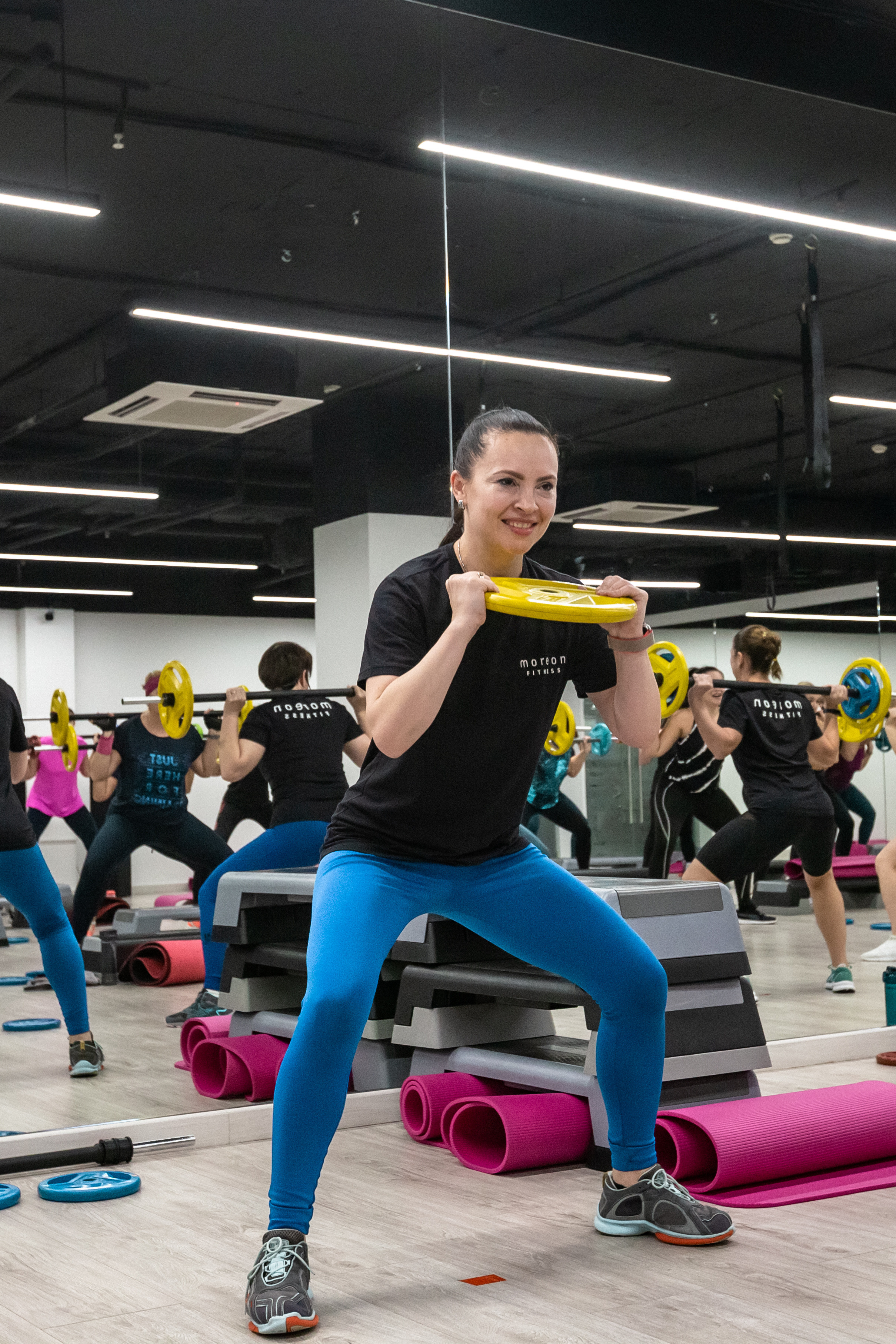 Групповая тренировка кросс-фит