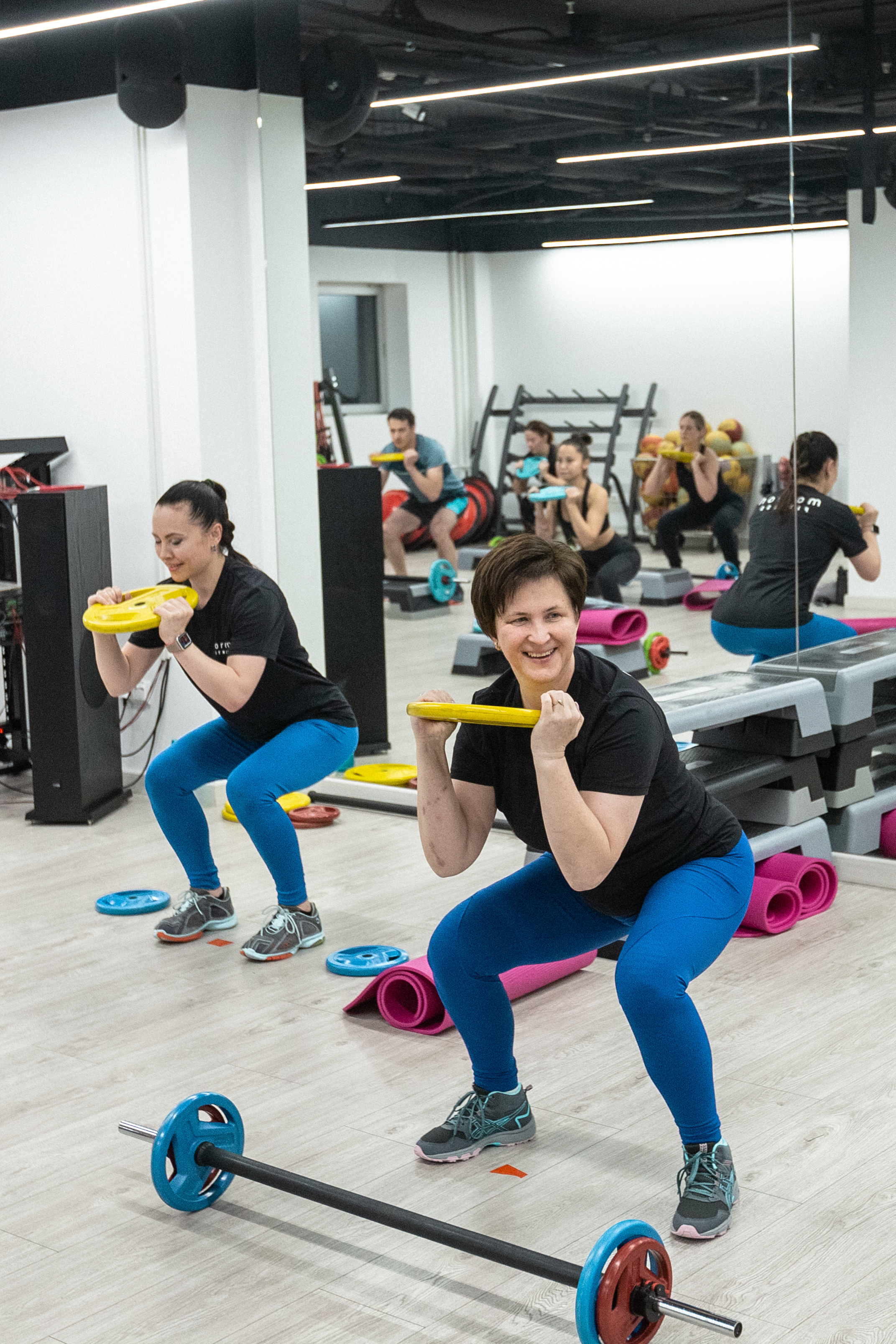 Групповая тренировка кросс-фит