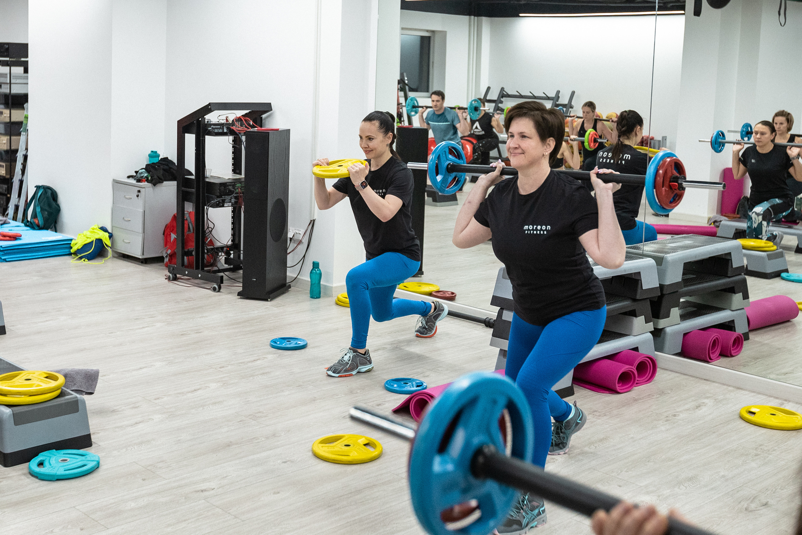 Групповая тренировка кросс-фит