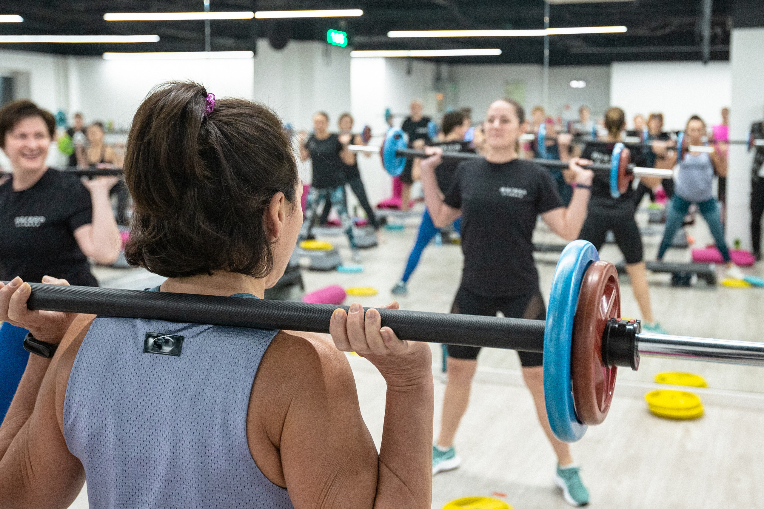 Групповая тренировка кросс-фит