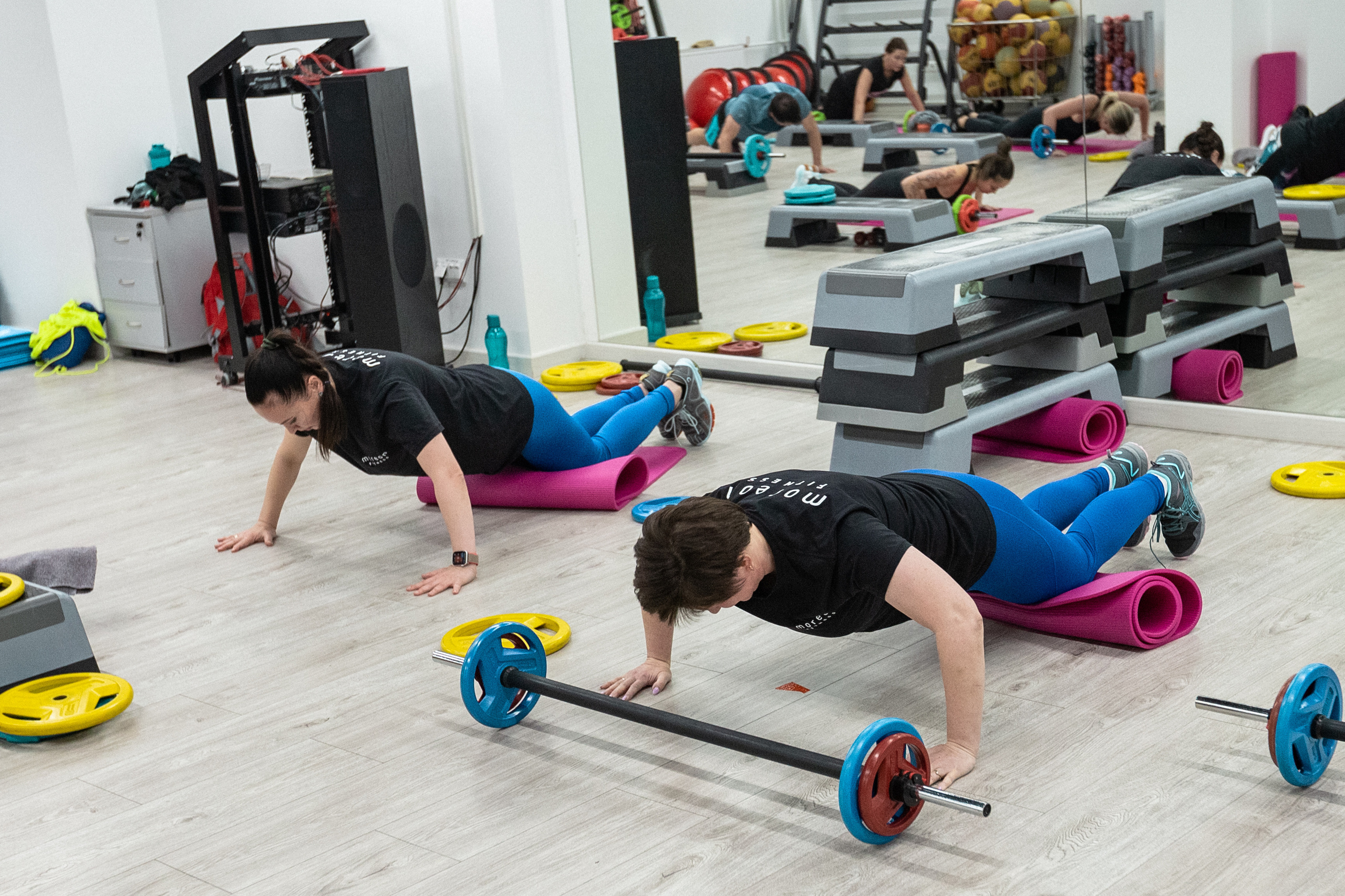 Групповая тренировка кросс-фит