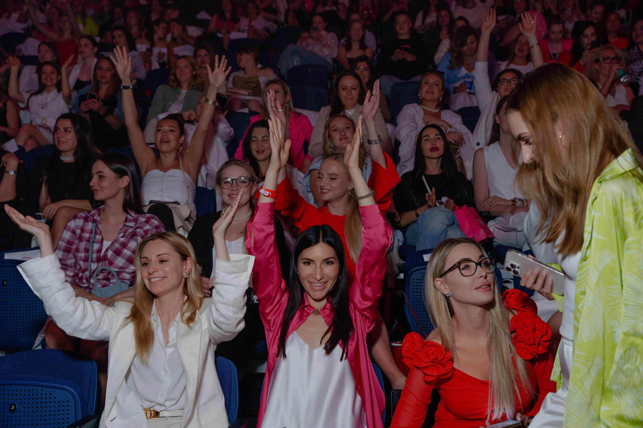 Фотограф на самую масштабную женскую конференцию в России WomenConf. Репортажный фотограф Москва Сергей Дружинин