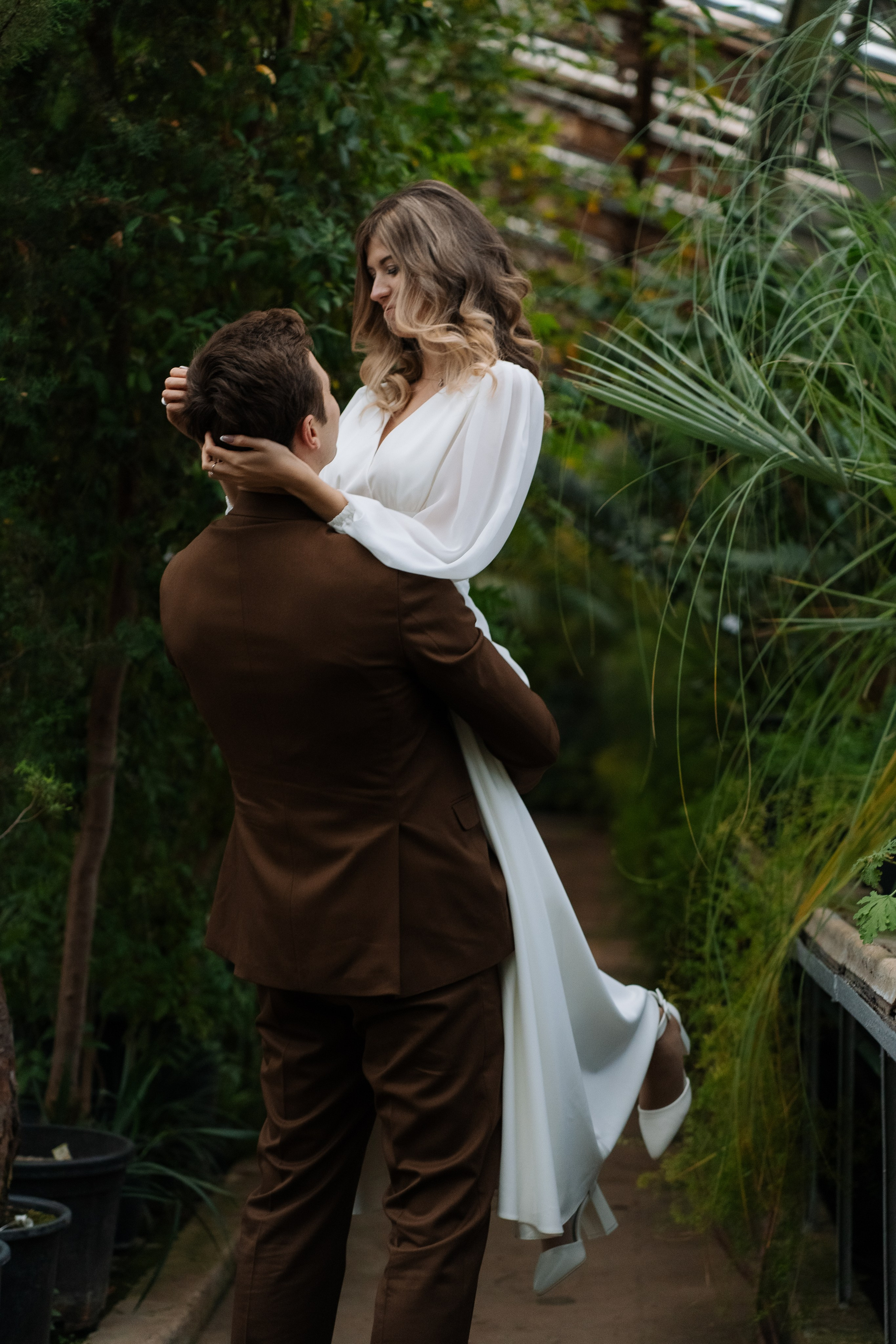 Свадебная фотосессия в оранжерее, Москва. Свадебный фотограф в Москве Анна Полушина
