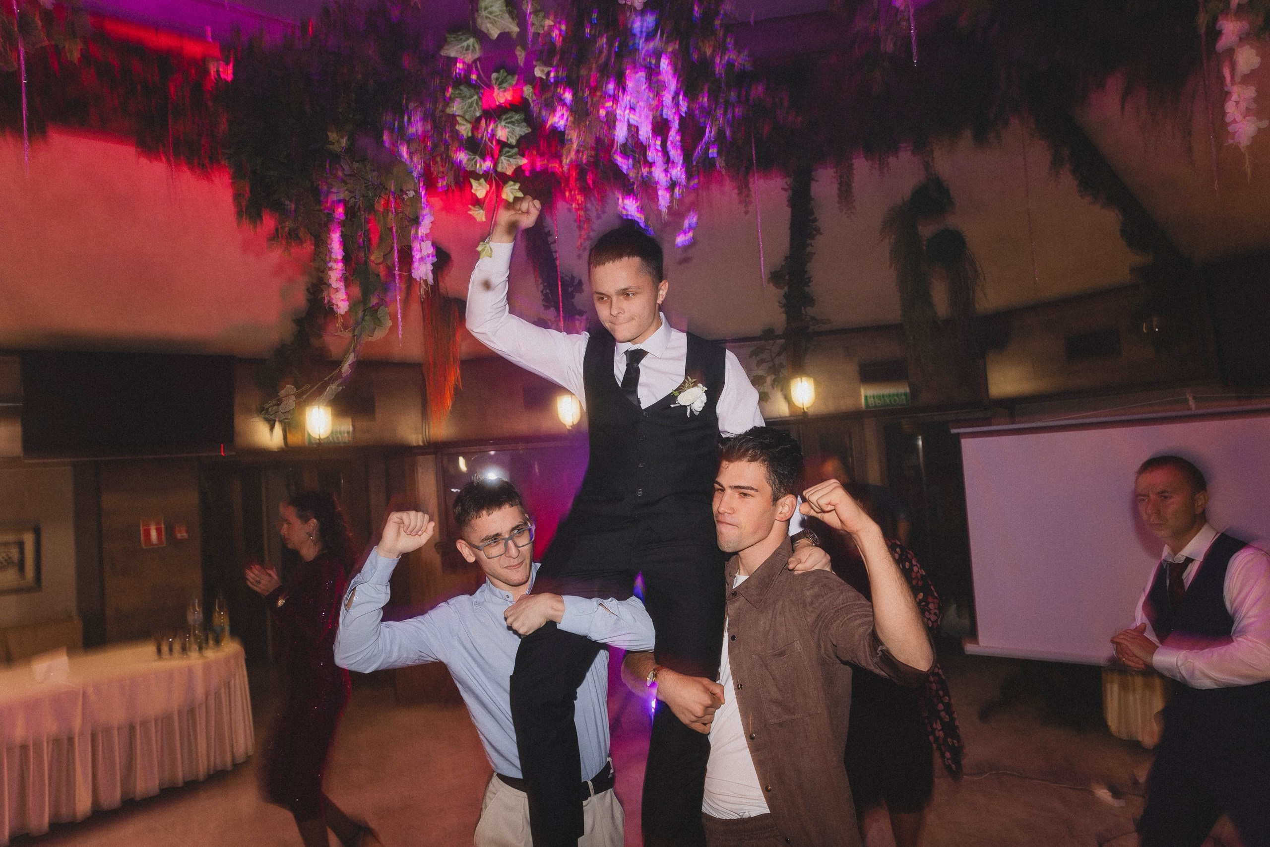 Вадим и Юля). Свадебный фотограф Мироманов Николай в Крыму