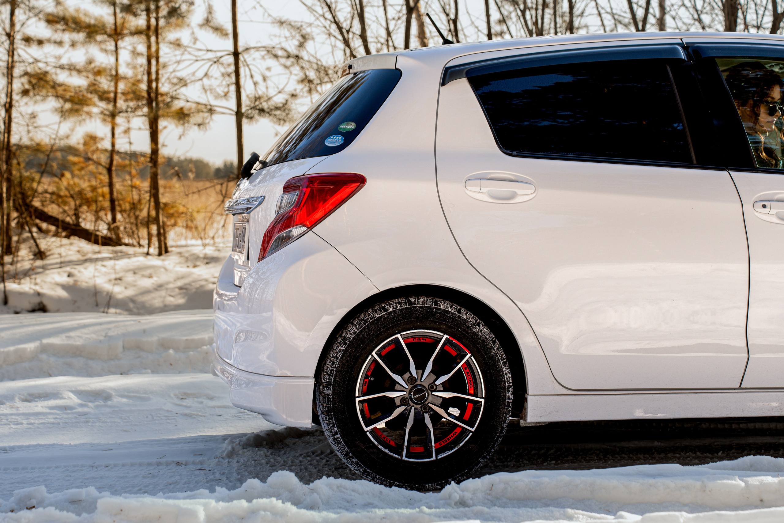 Ульяна и Toyota Vitz 25'. Фотограф, видеограф и пилот дрона на Байкале