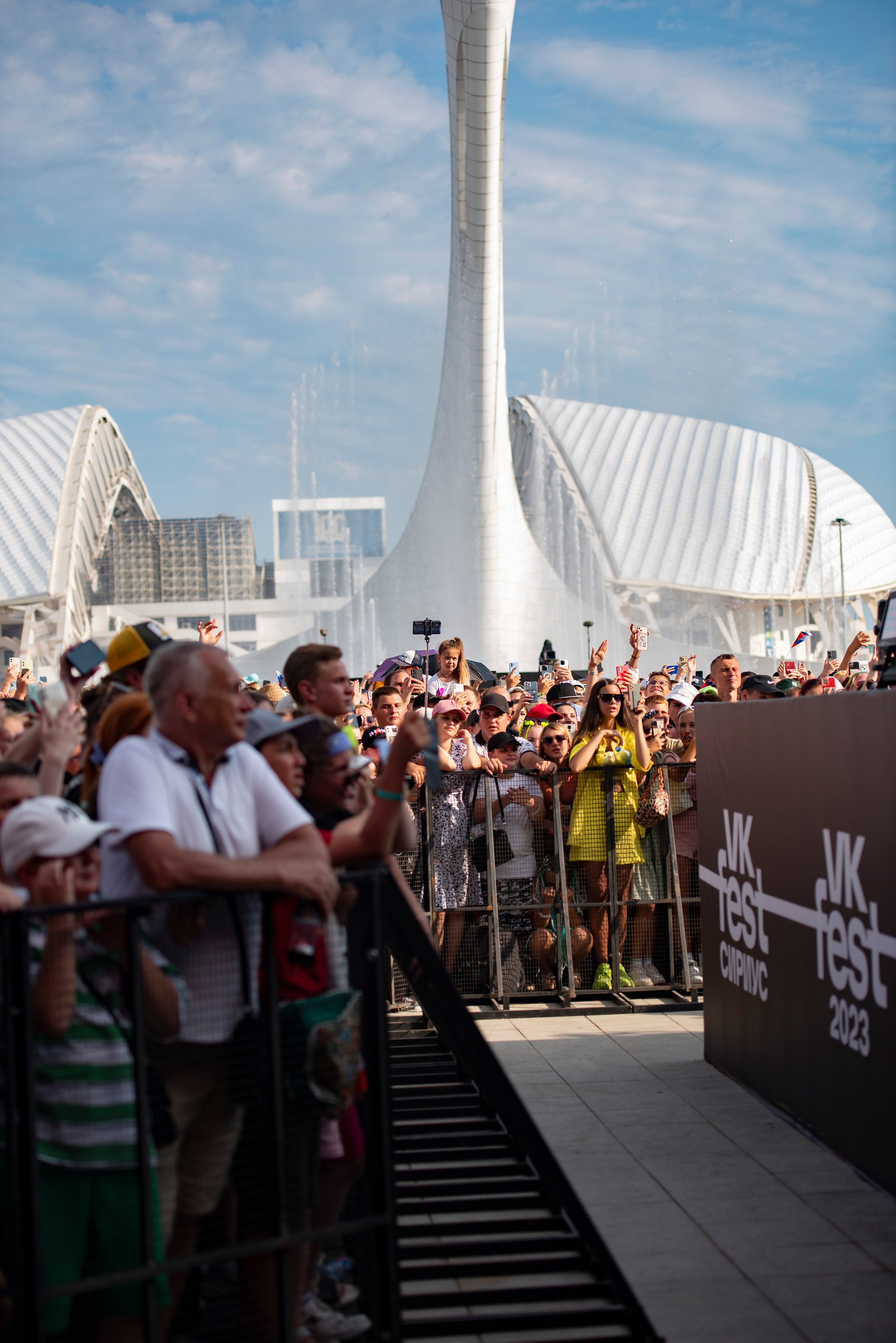 Фотограф на концерт. Свадебный, семейный, фэшн фотограф, школьный фотограф в Сочи
