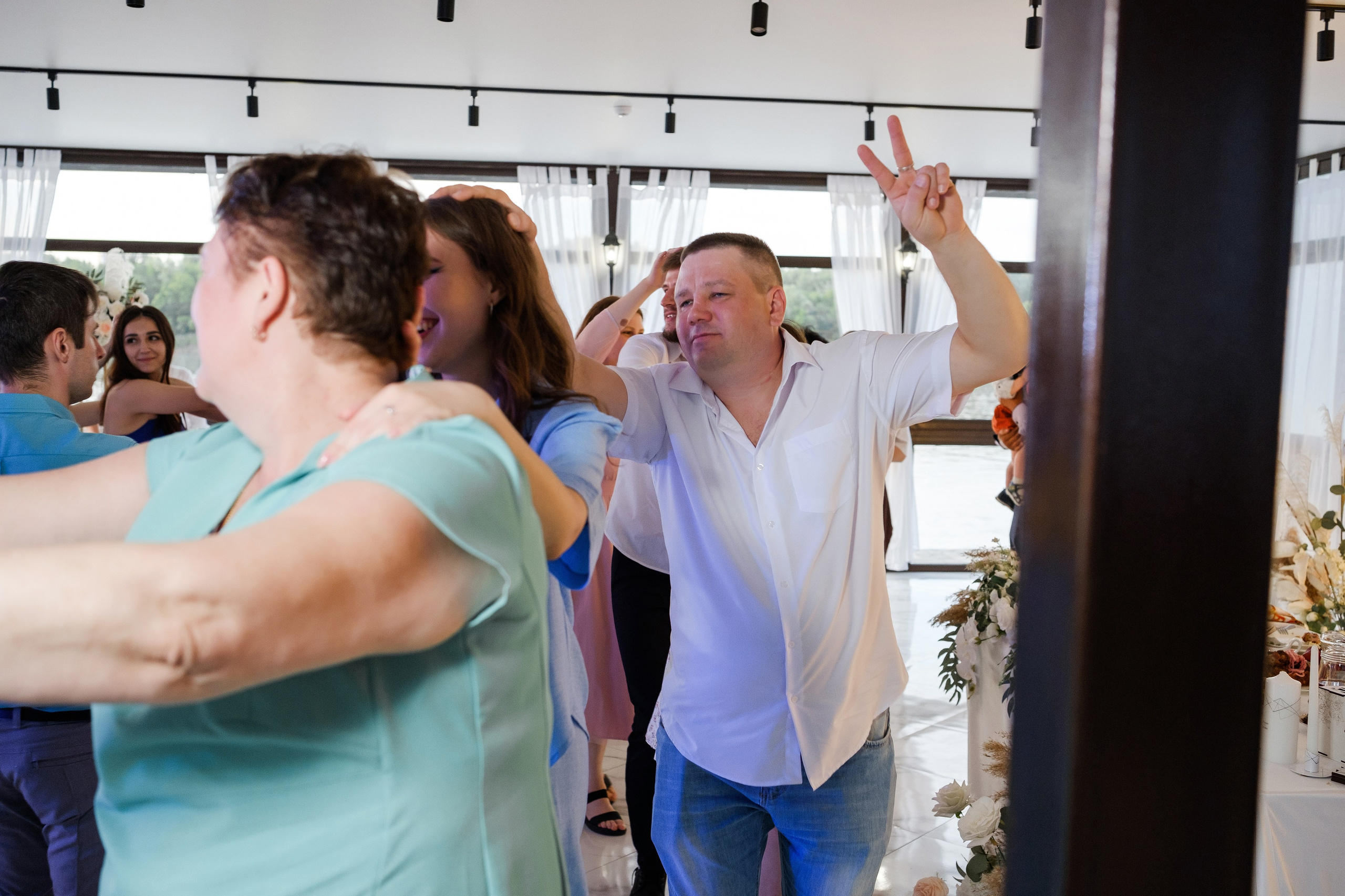Максим и Дарья. Свадебный фотограф | репортаж | праздники | крещение