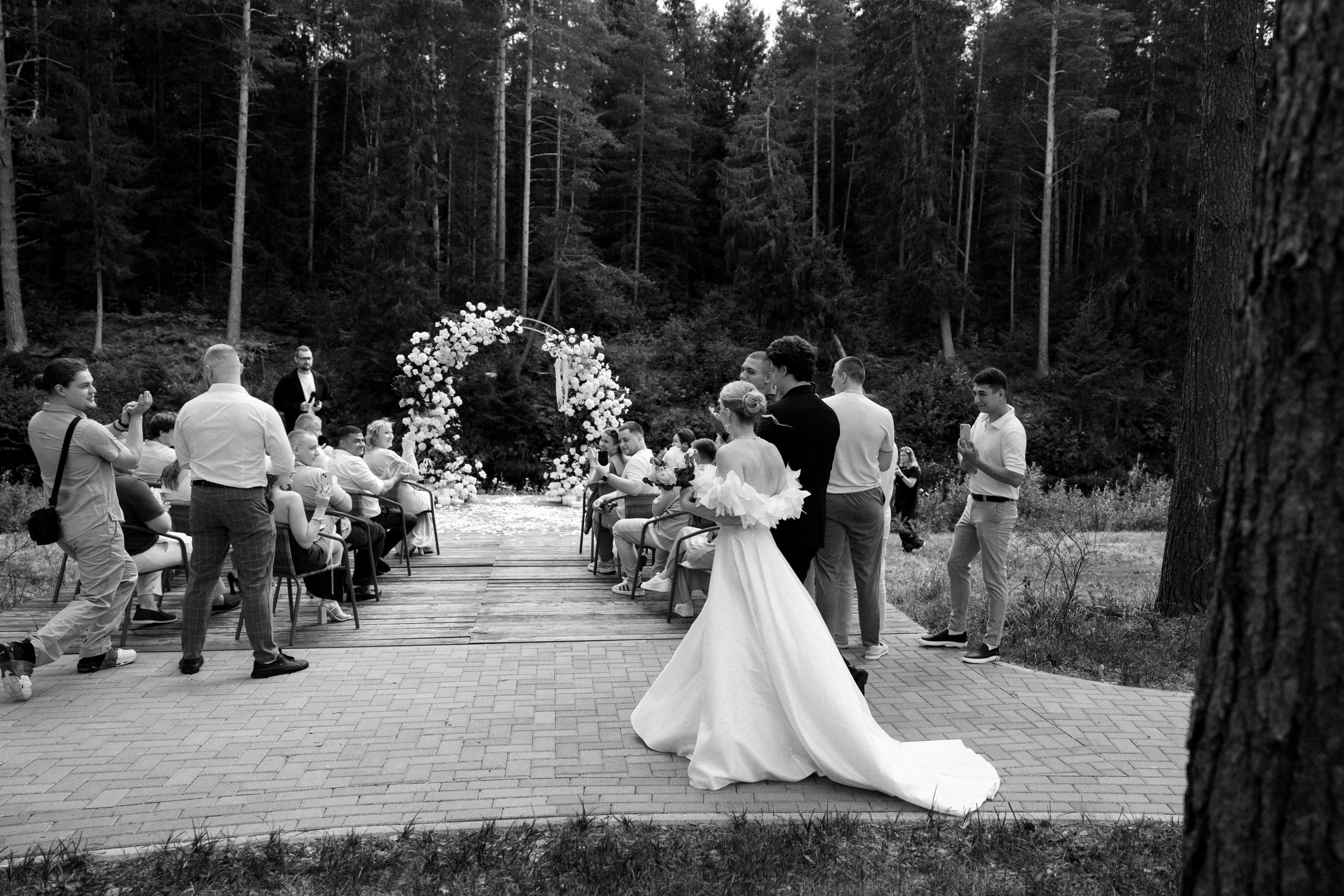 Свадьба под шёпот деревьев. Свадебный и семейный фотограф в Твери, Москве, Санкт-Петербурге