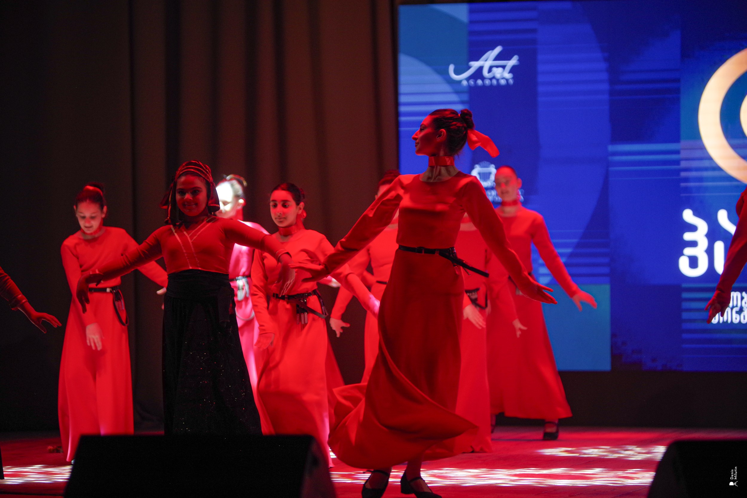 Танцы в Хоби. Портретный фотограф Денис Милютин