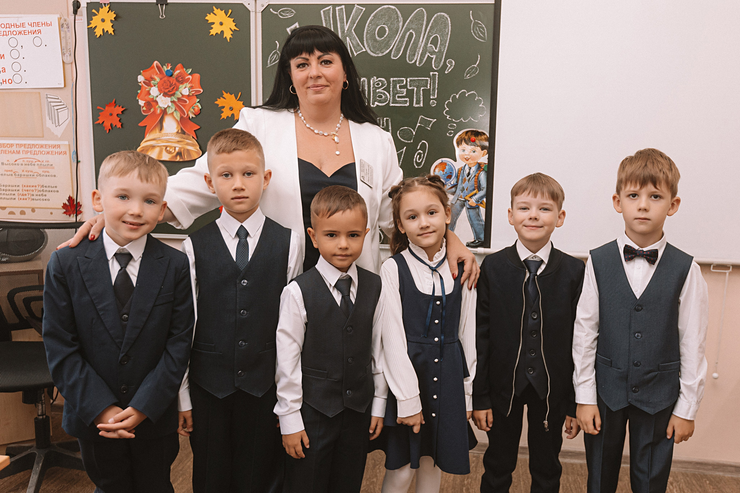 1 сентября линейка+кл час+портреты. Семейный фотограф Тюмень, фотограф на роды Салмина Мария