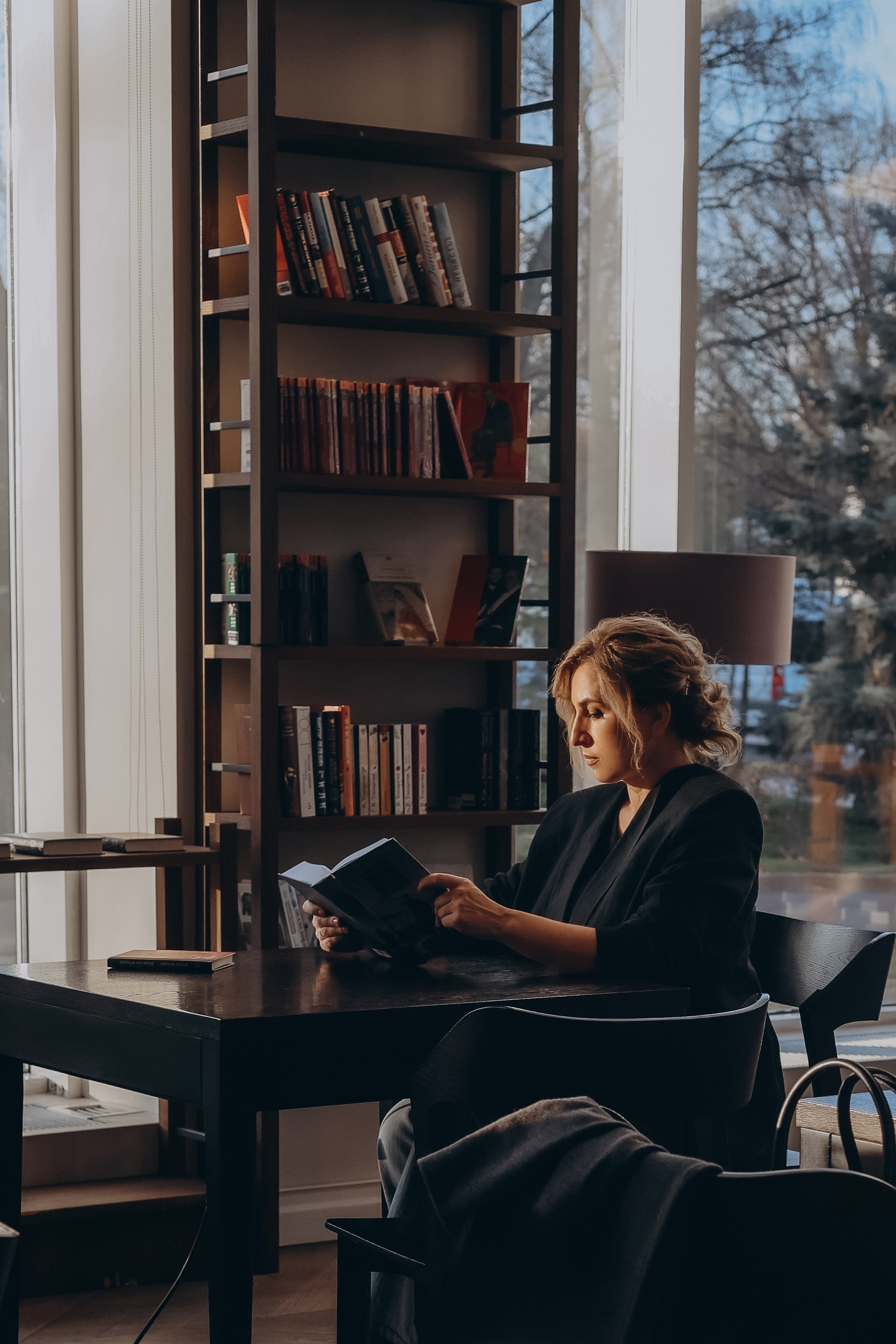 Яна и библиотека (репортажный портрет). Портретный и репортажный фотограф в Москве, Ольга Ларема