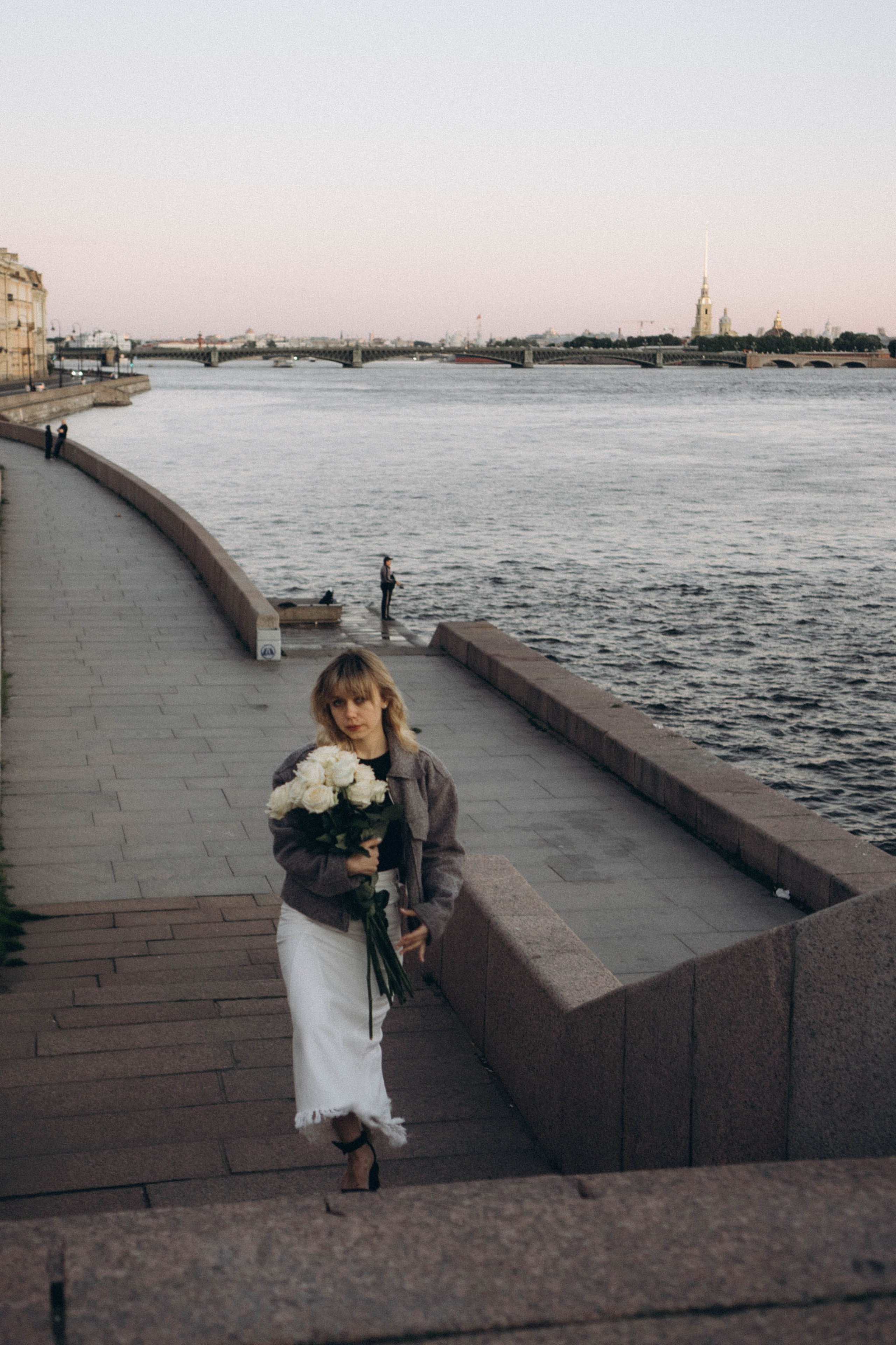 ПРОГУЛКА ПО ГОРОДУ В БЕЛЫЕ НОЧИ (другой вариант). Профессиональный фотограф, Санкт-Петербург — Виктория Богомолова