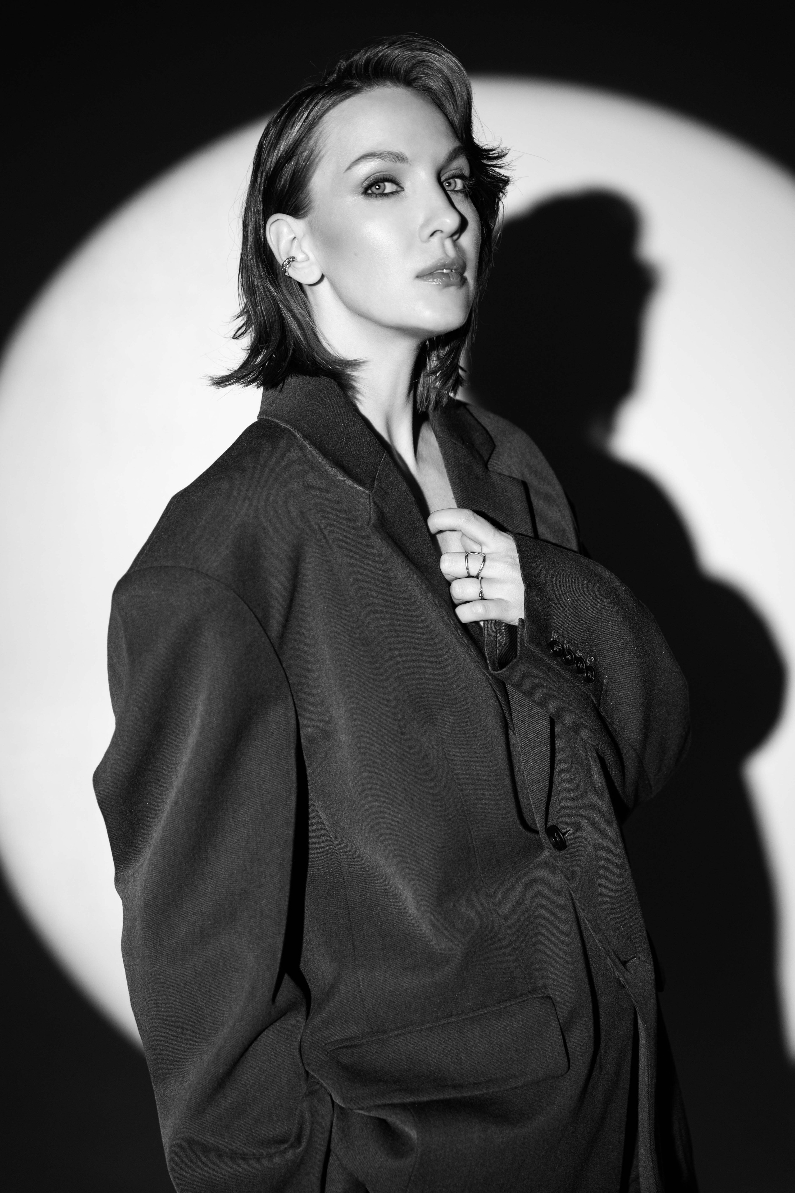 Portfolio. Volume II: «Портреты. Лица Ленинград Центра без масок». Ира Сафронова — фотограф и нейровизуализатор | бизнес-съёмки, портреты, нейровизуалы для брендов, Санкт-Петербург и Москва