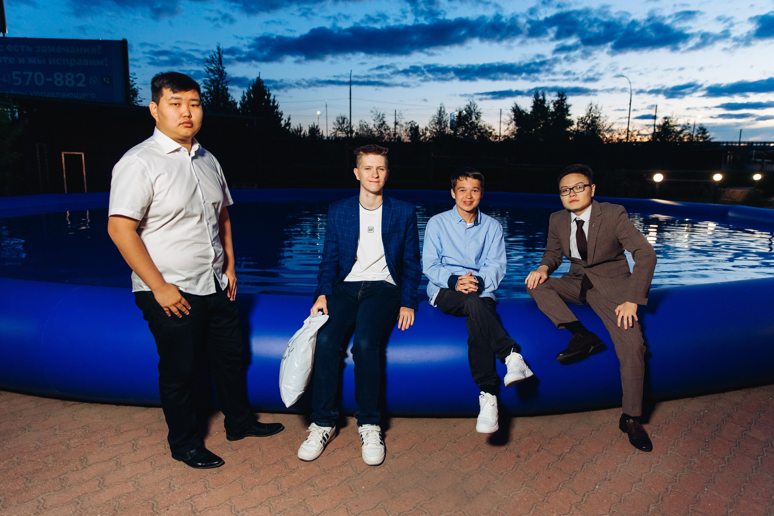 Выпускной вечер. 49 школа. Баран на корове. Свадебный и семейный фотограф в Улан-Удэ