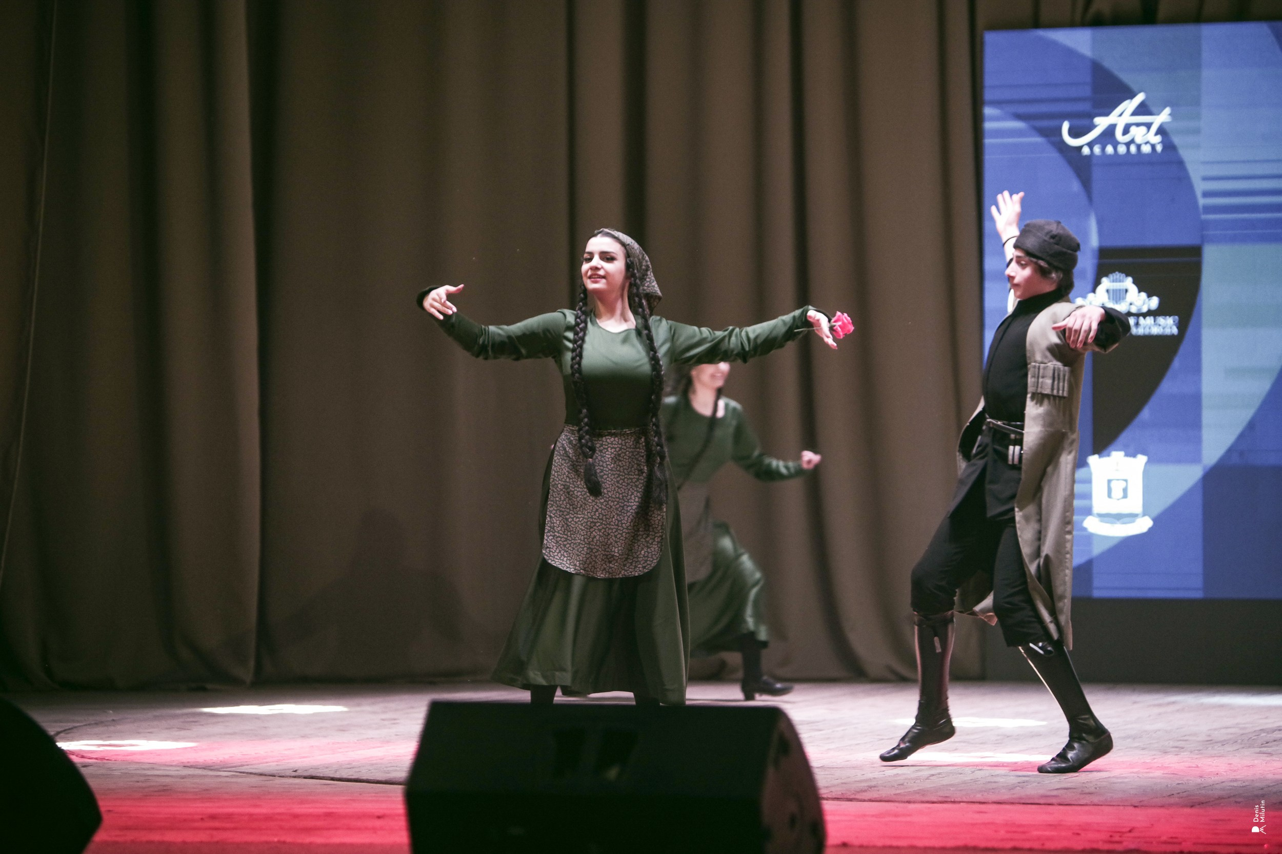 Танцы в Хоби. Портретный фотограф Денис Милютин