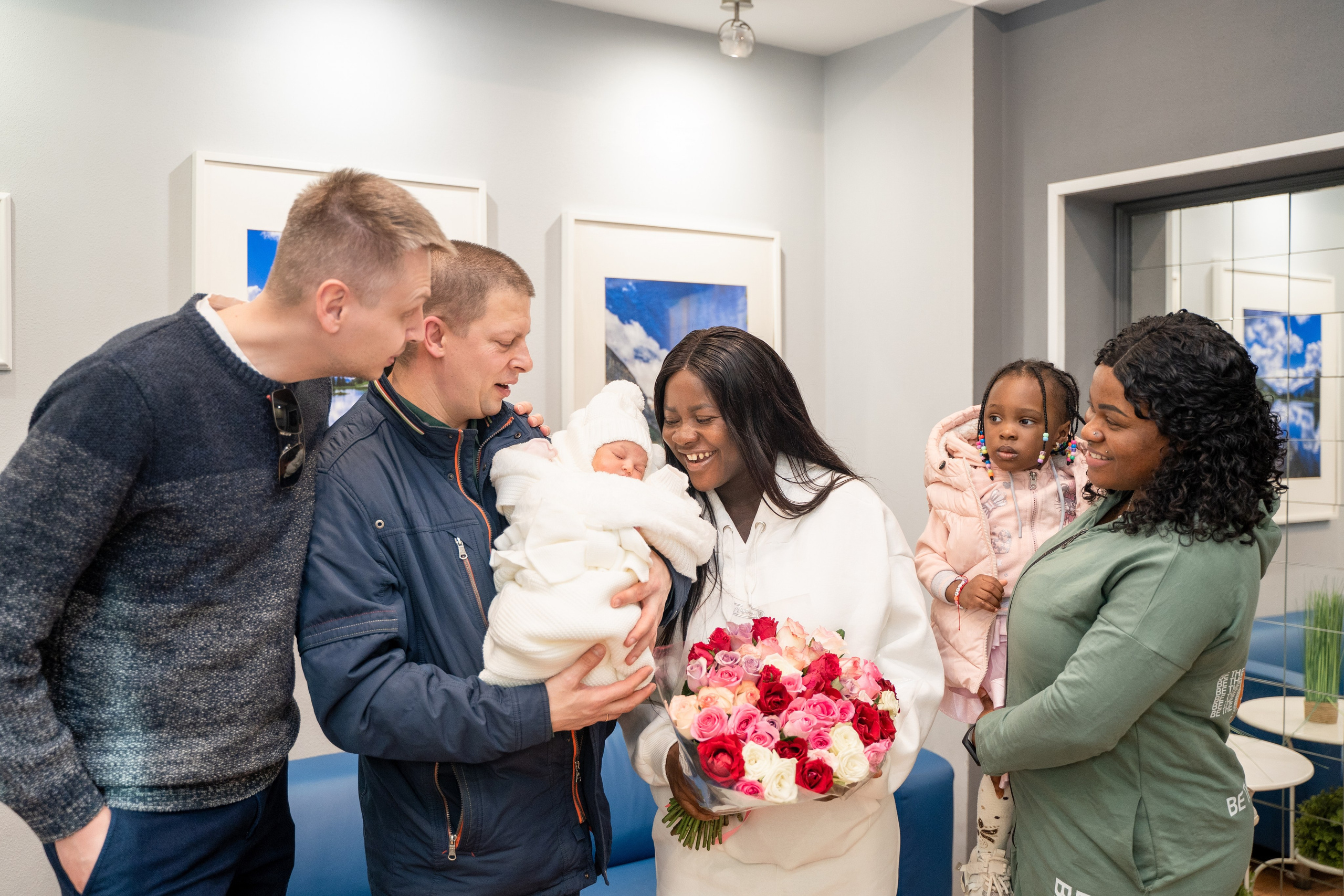 Роды и выписка. Родильный дом № 8 ГКБ № 15 им. О. М. Филатова. Фотографы на роды в Москве. Фото и видео родов. Фотопроект «Продолжение рода»