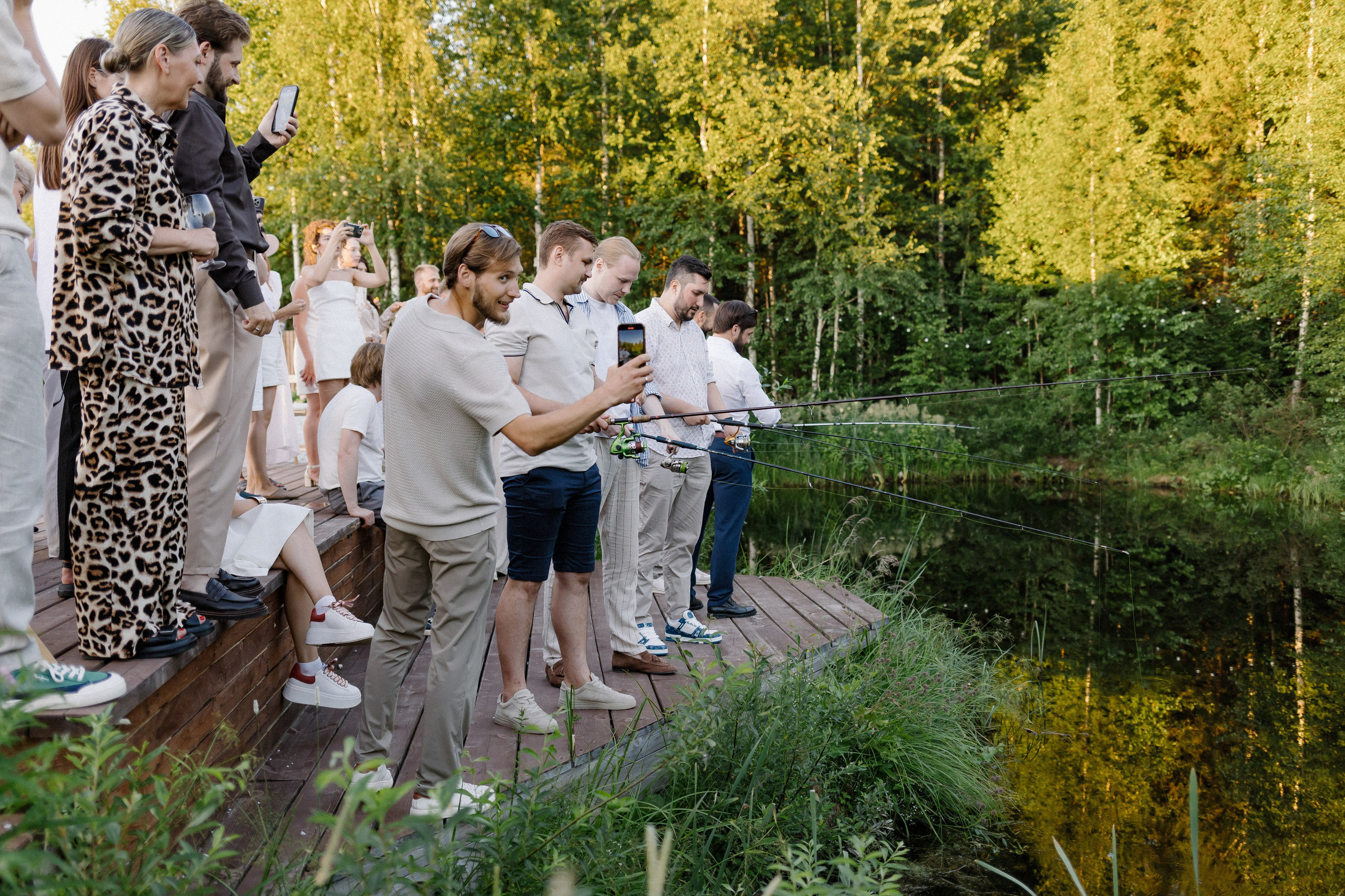 Плюс тридцать градусов на лужайке. Фотограф Андрей Куськало