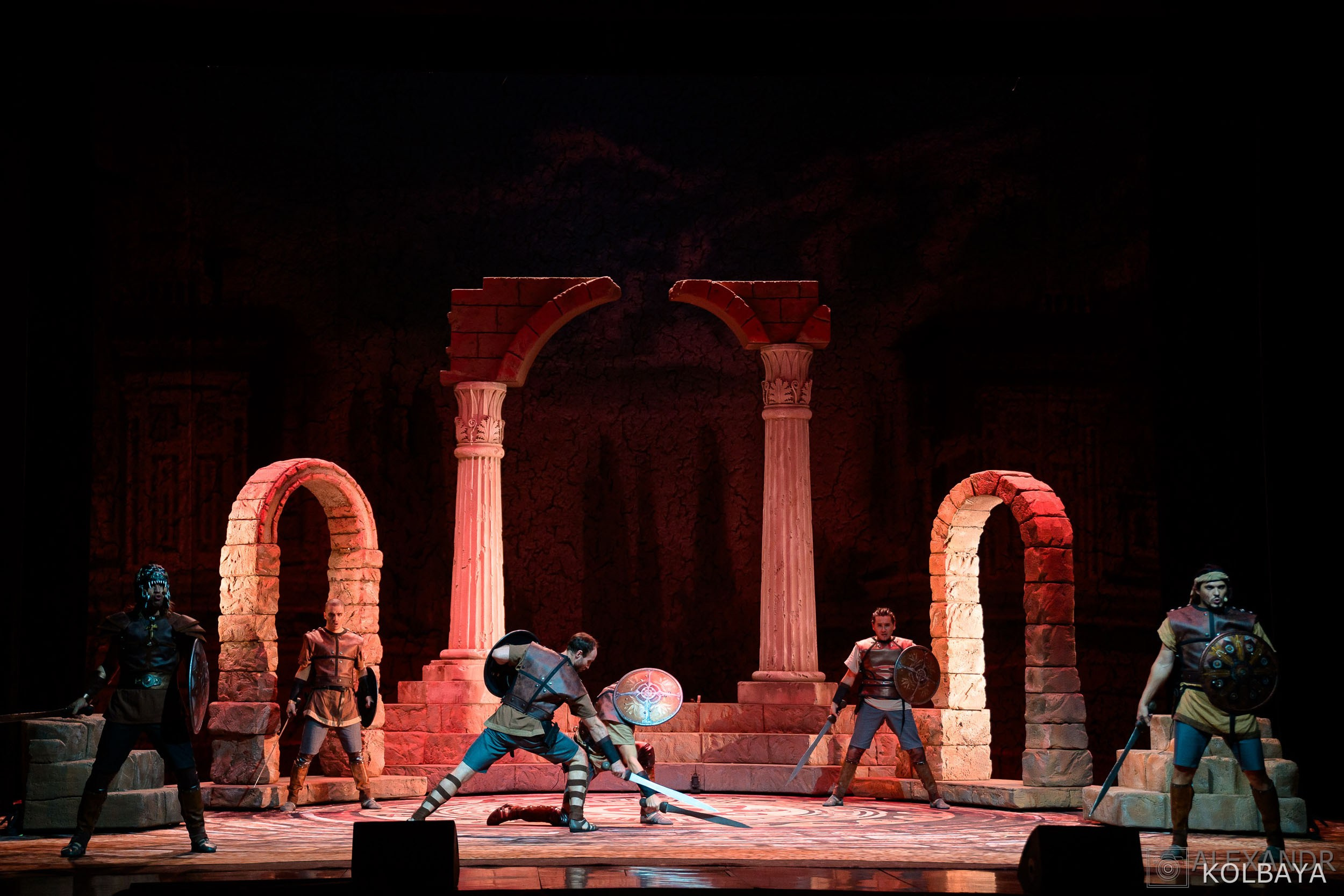Фоторепортаж со спектакля Гладиатор в Театре Терезы Дуровой. Концертный и театральный репортажный фотограф в Москве Александр Колбая