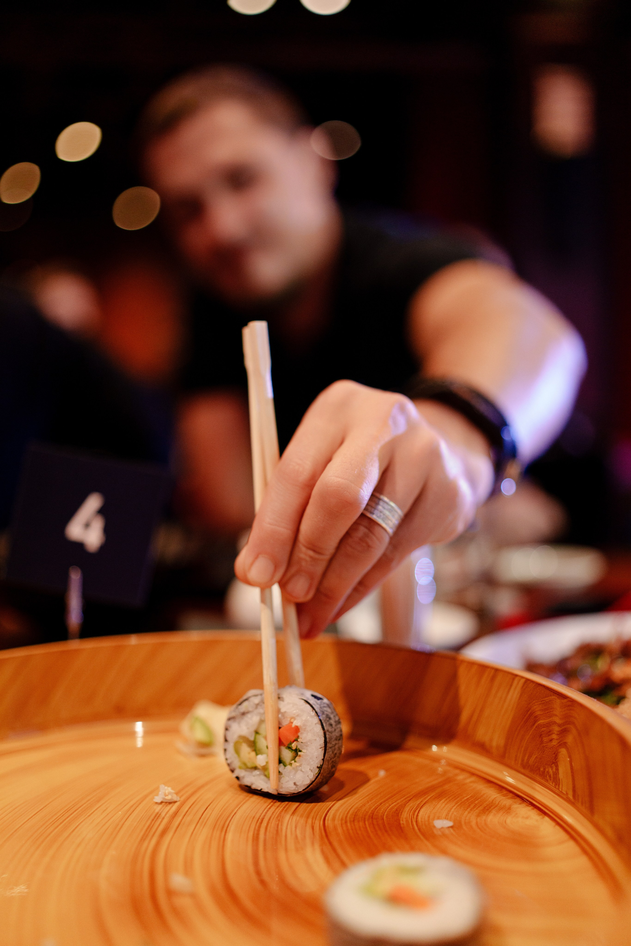 Репортажный фотограф на день рождения в ресторане KAI. Репортажный фотограф Москва Сергей Дружинин