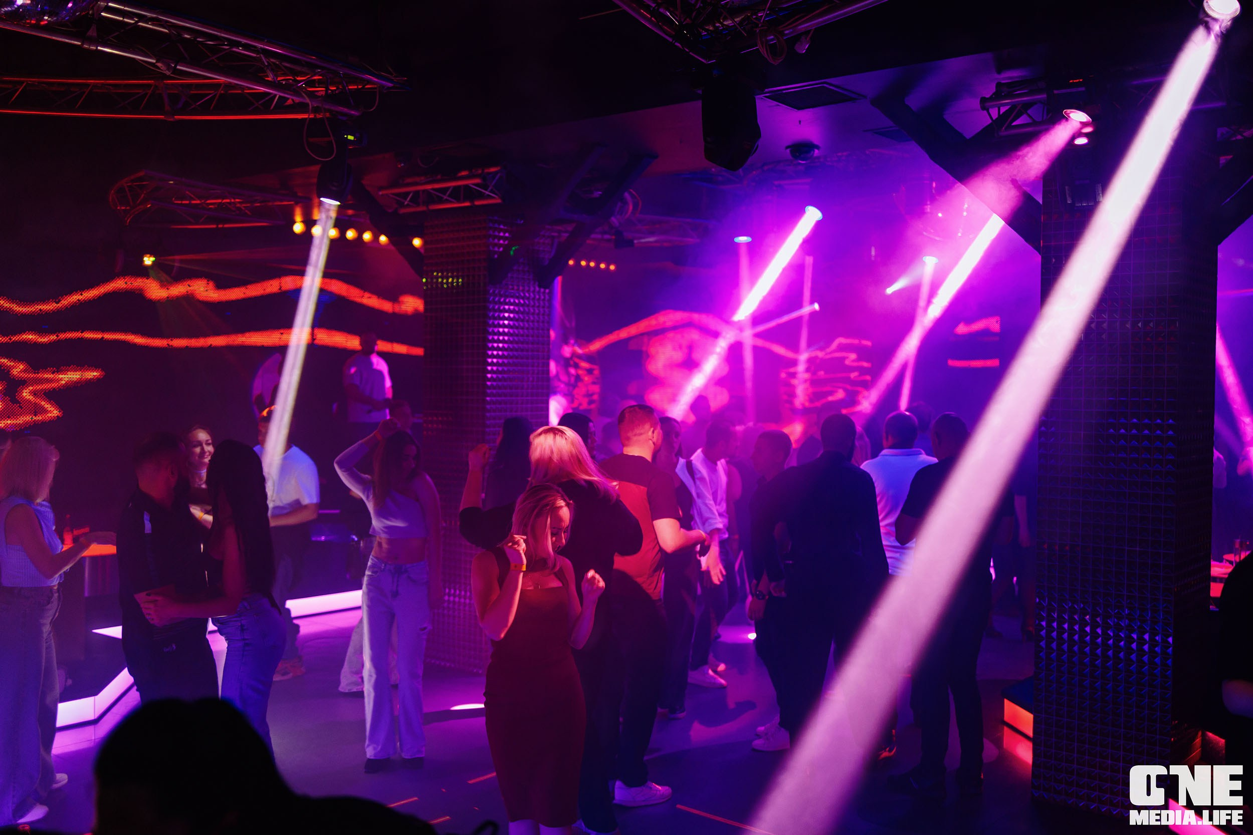 Фоторепортаж из РК Планета. One Media Life: фоторепортажи, фотоотчеты с мероприятий и заведений