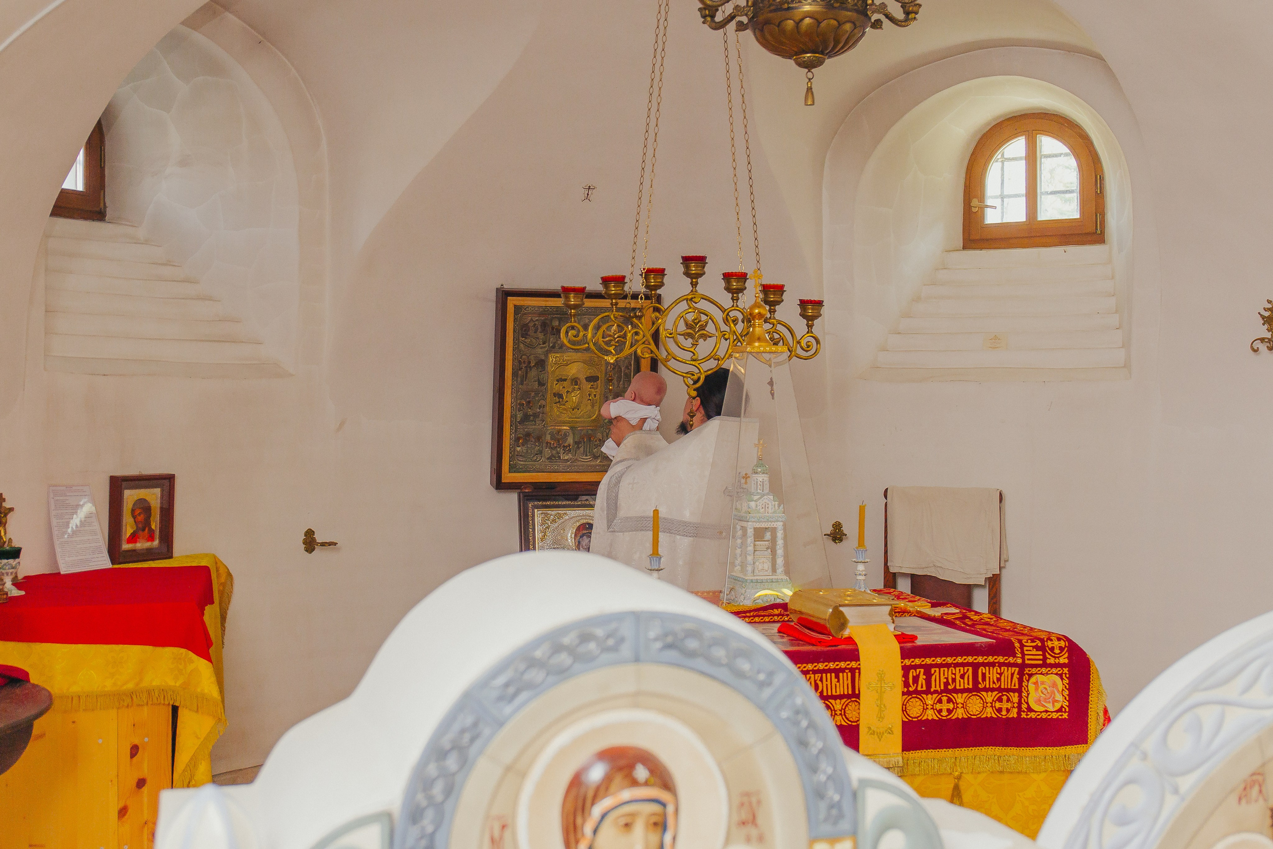 Крещение Михаила. Церковь Явления Пресвятой Богородицы. Фотограф новорожденных и детский в Сергиевом Посаде Кругликова Юлия