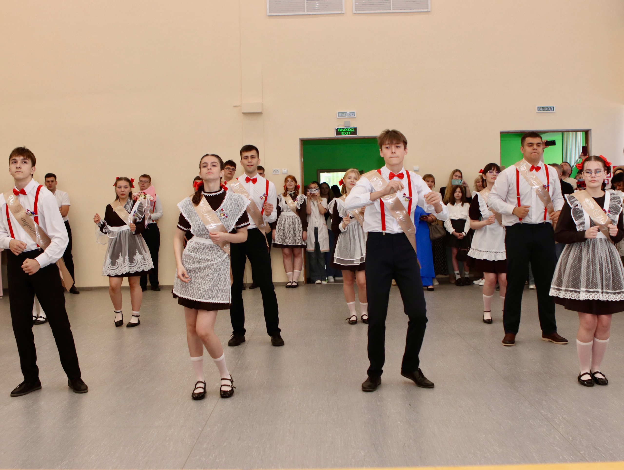 Школьный выпускной. Фотограф в Курске Смирнов Евгений