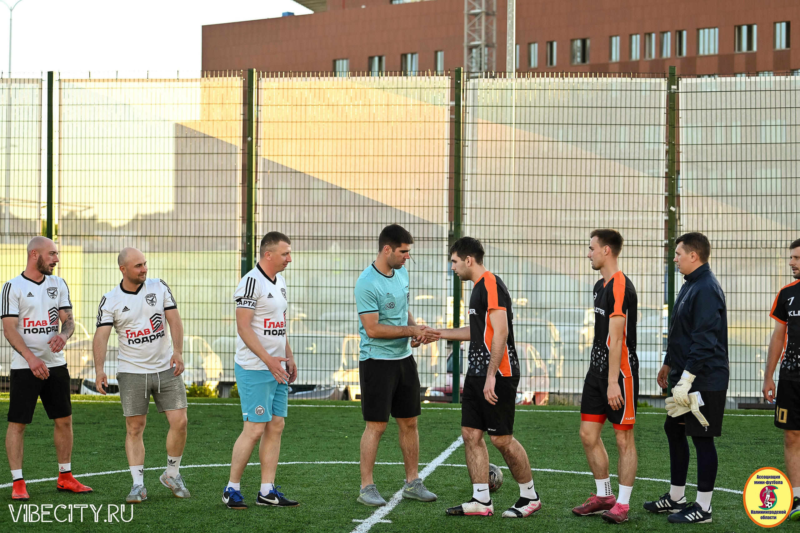 ИГРЫ МИНИ-ФУТБОЛЬНОЙ И КОРПОРАТИВНОЙ ЛИГИ. VIBECITY.RU Вайб Сити Ру Фоторепортажи Фотоотчеты Калининград