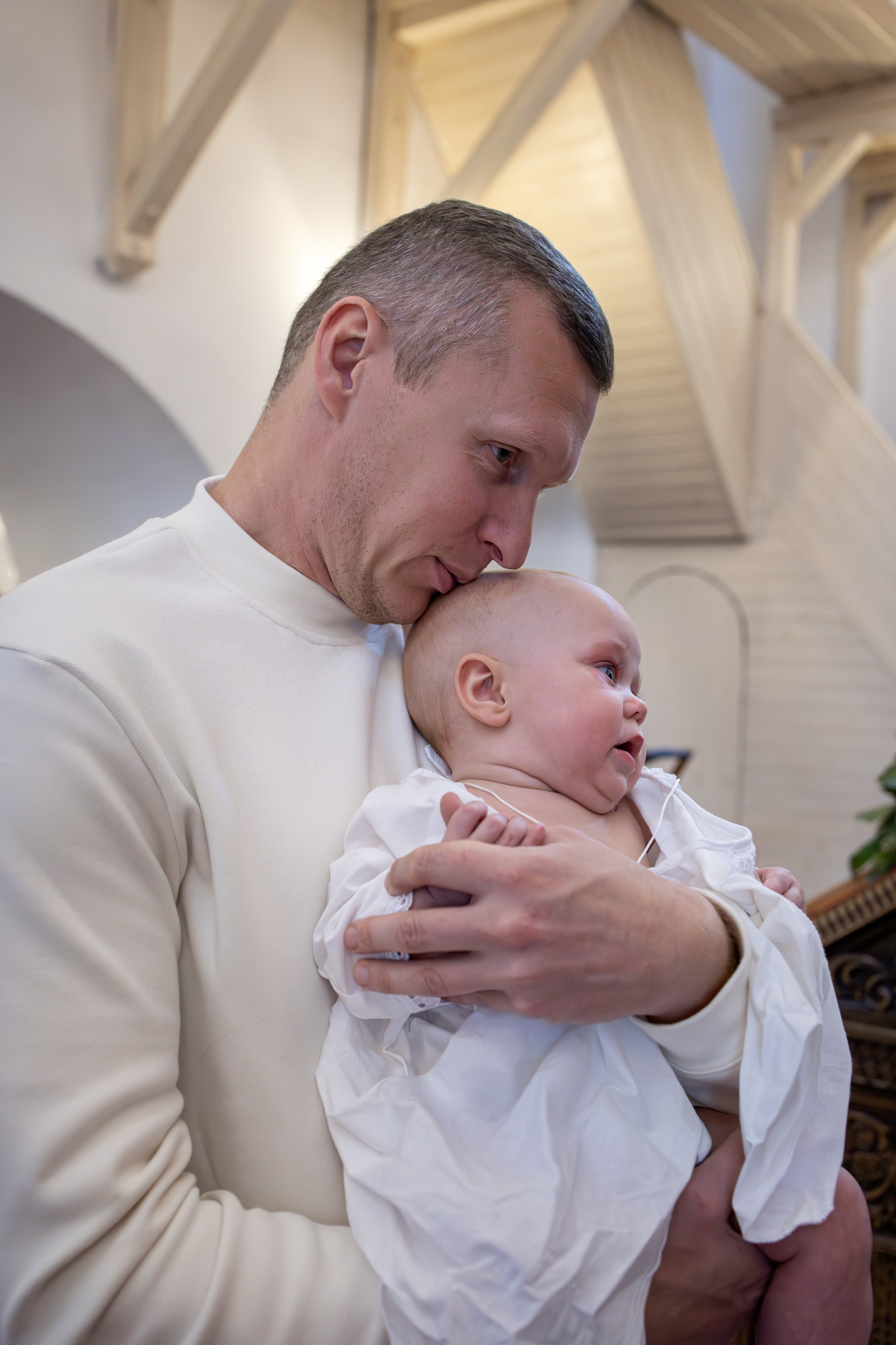 Таинство Крещения малышей в в храме Воскресения Христова, с. Трубино (Калужская обл.). Надежда Стар семейный и церковный фотограф в Жукове и Калужской области