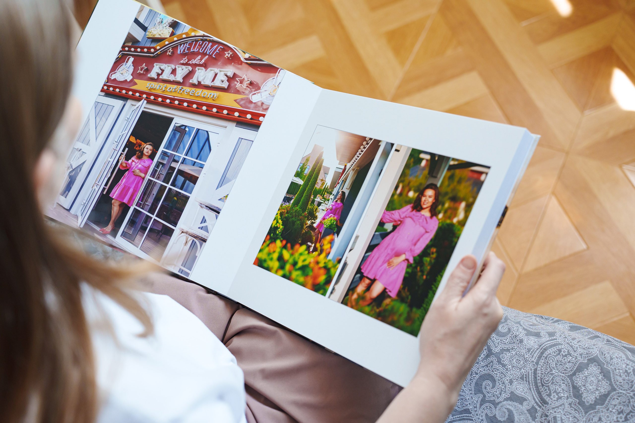 Изготовление фотокниг в Ростове-на-Дону | Разворот фотокниги беременности в Олд Хаус | Фотограф Андрей Сайфутдинов