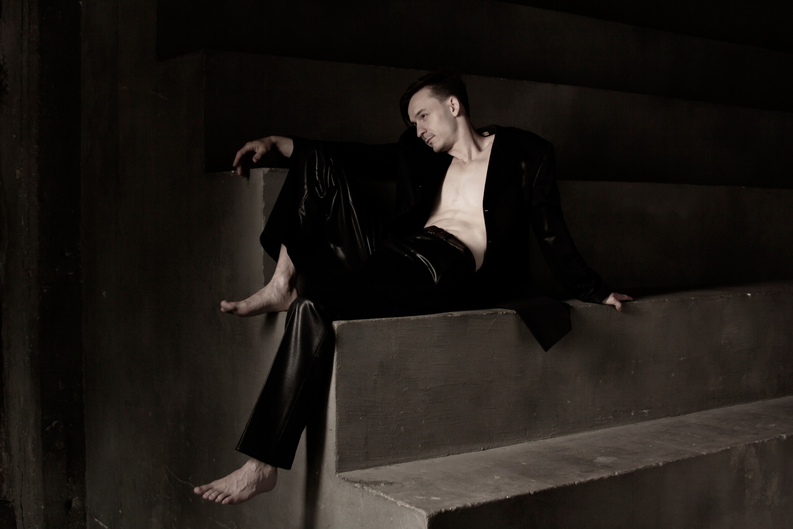 Фотосессия «Черное пальто». Портретный фотограф в Москве и Московской области Гнутиков Сергей