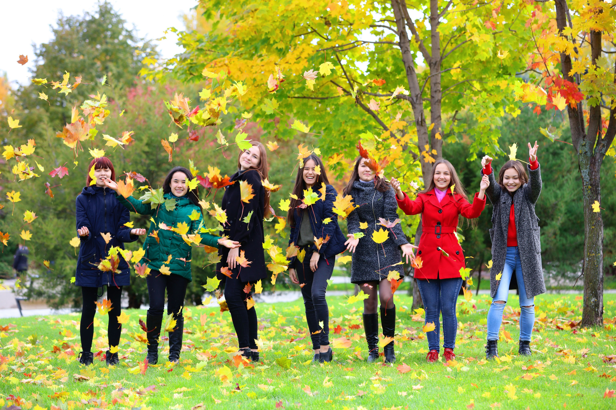 Осень 9,11 класс. Современные выпускные альбомы. Мы делаем не просто альбомы, а стильные фотокниги