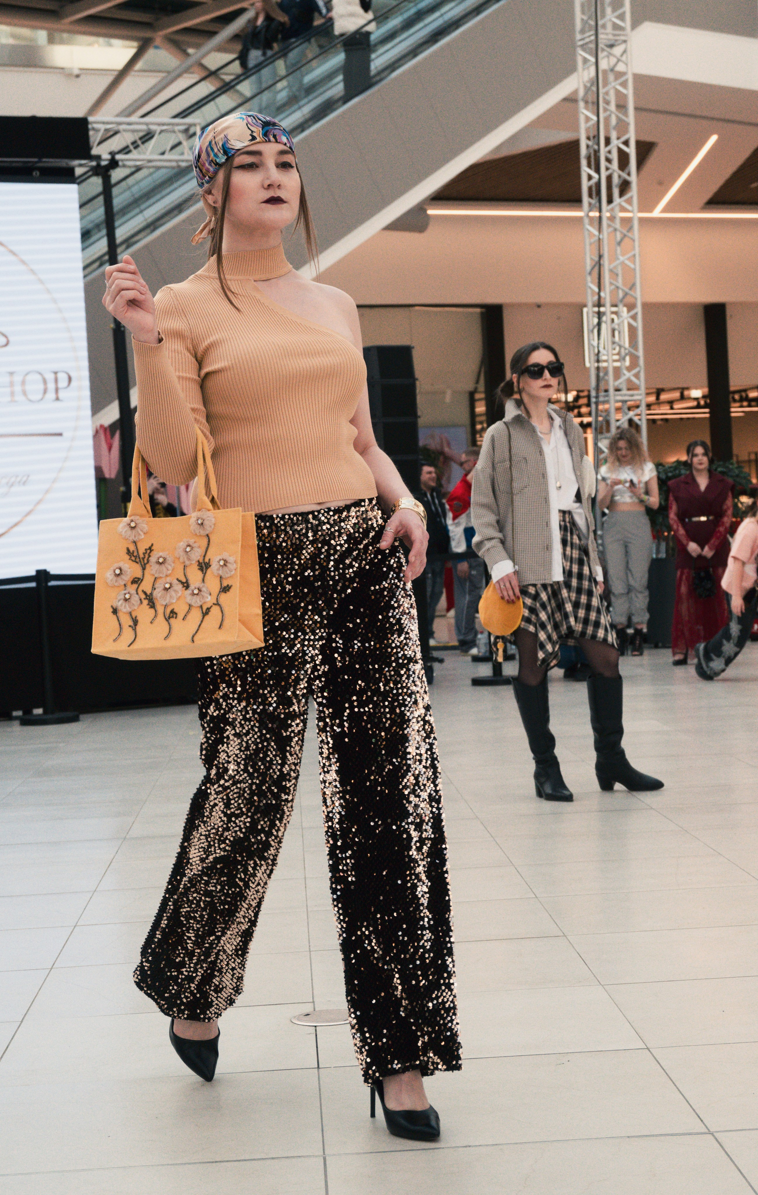 Показы мод. Репортажный и портретный фотограф в Екатеринбурге Luara Lou