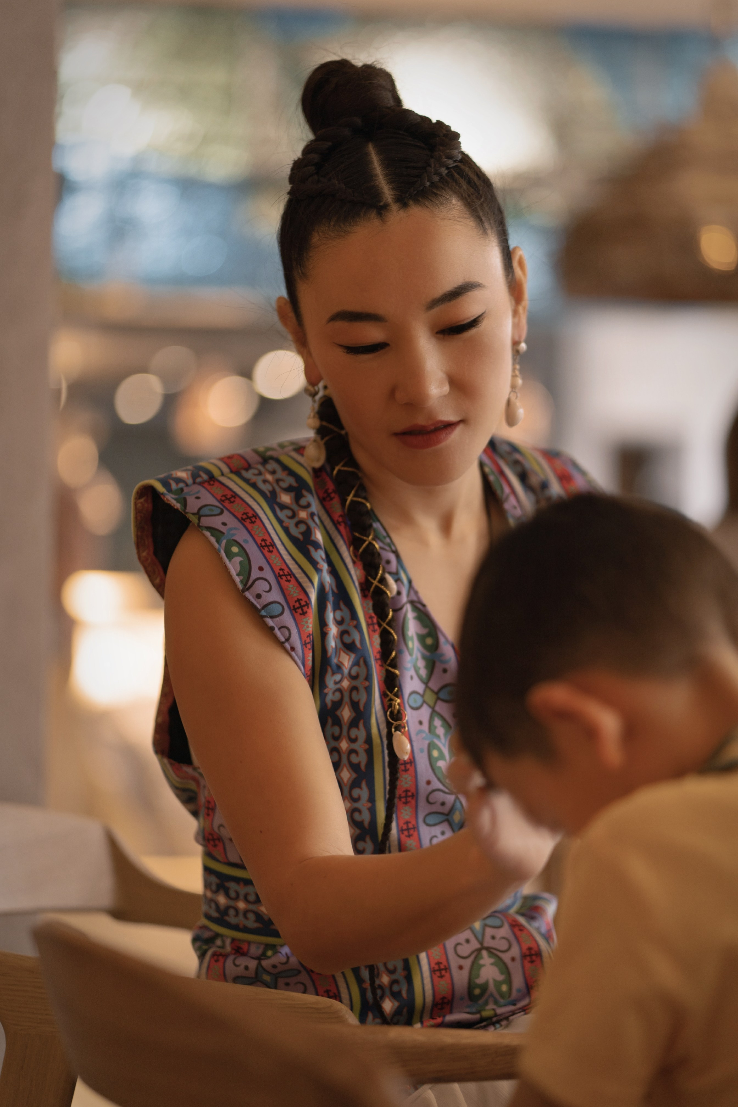 В ресторане Рерих. Выездной фотограф-видеограф в Республике Алтай Солоны Куюкова