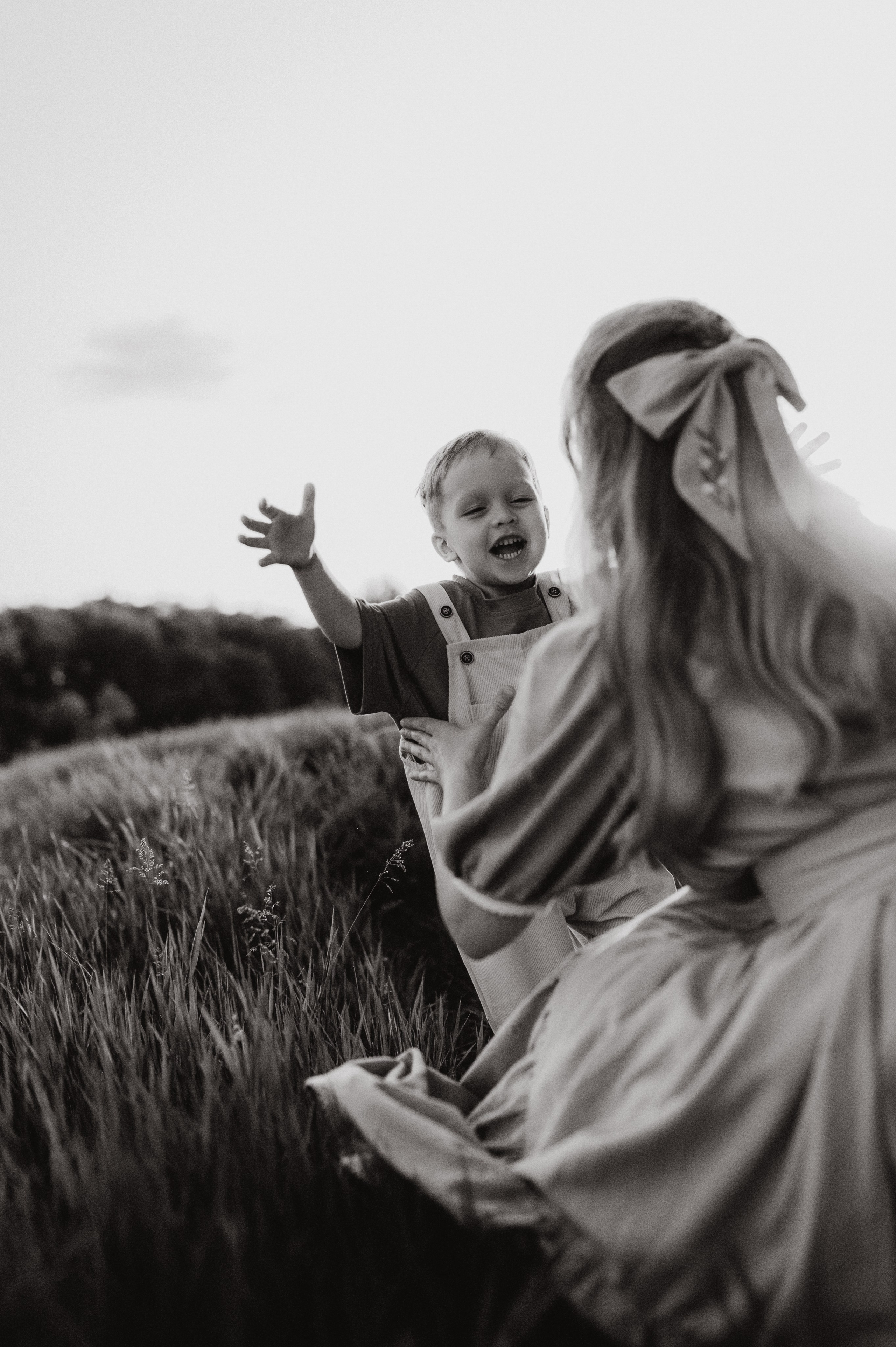 Фотосессия на природе мамы и сына. Фотограф Алексин, Тула