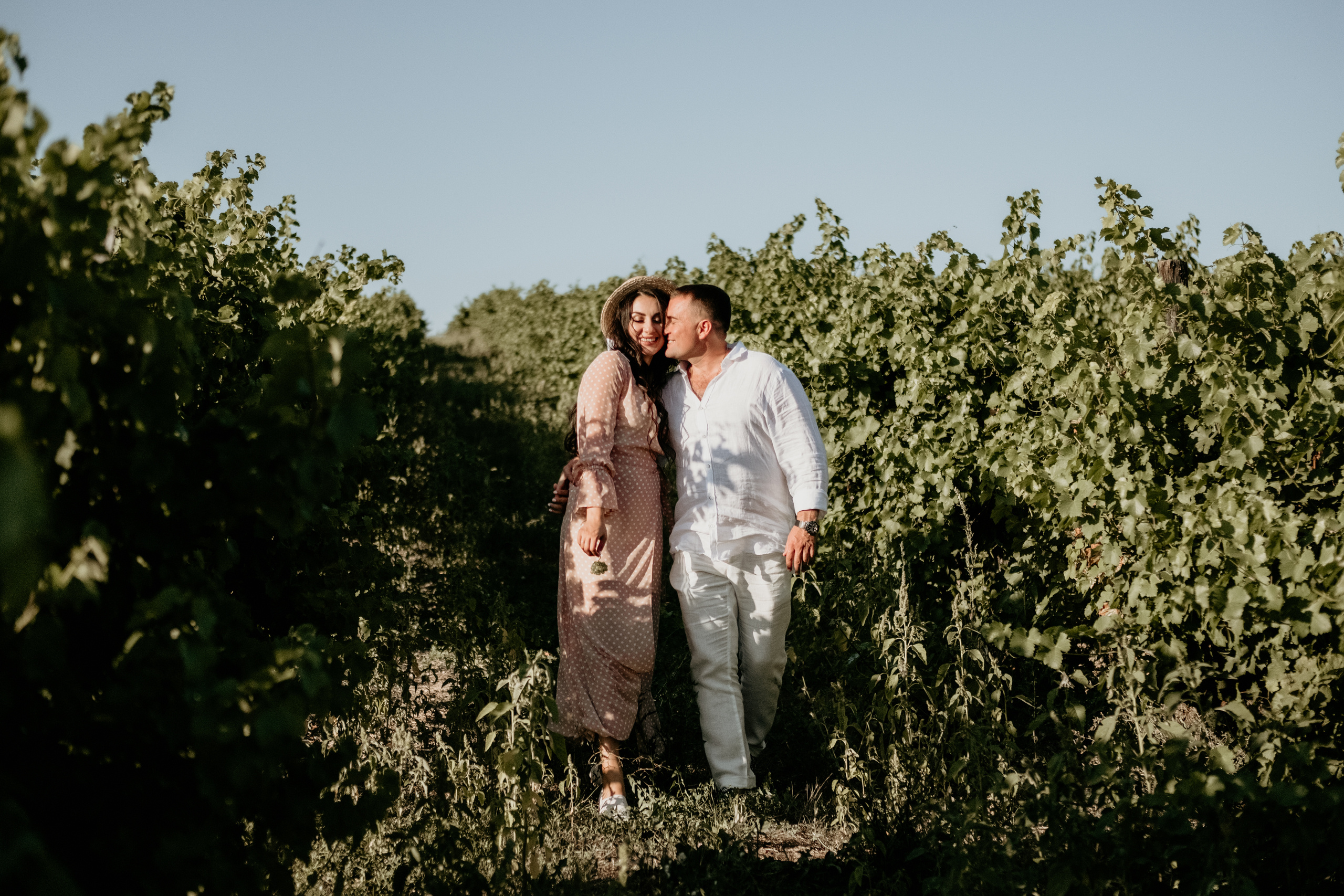 фотосессия пары в виноградниках Новороссийск