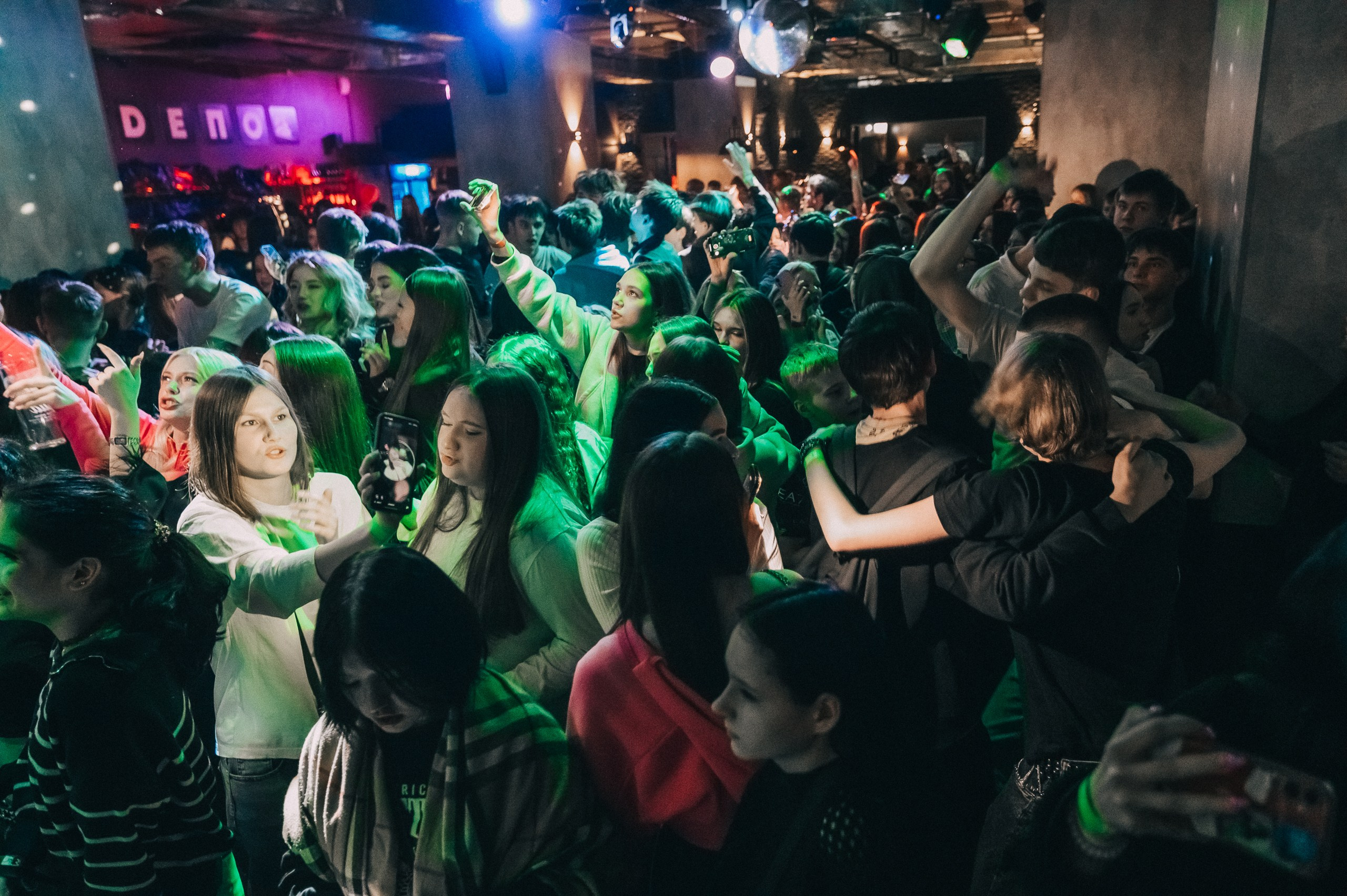 8 MARCH WOMENS DAY PARTY. Фотограф в Кемерово Владислав Шульц