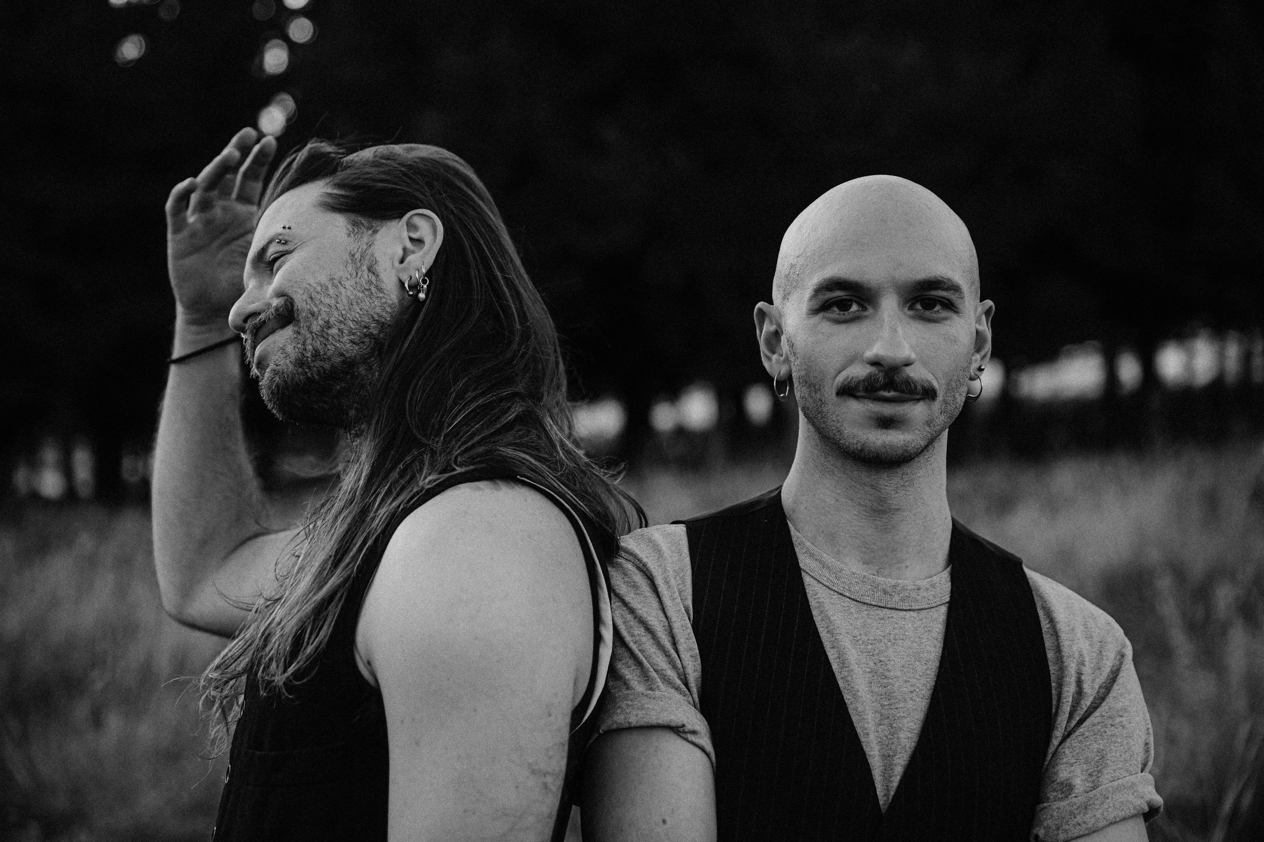 Парная сфотосессия в Грузии Тбилиси два парня нетрадиционная. Свадебный фотограф Грузия Тбилиси