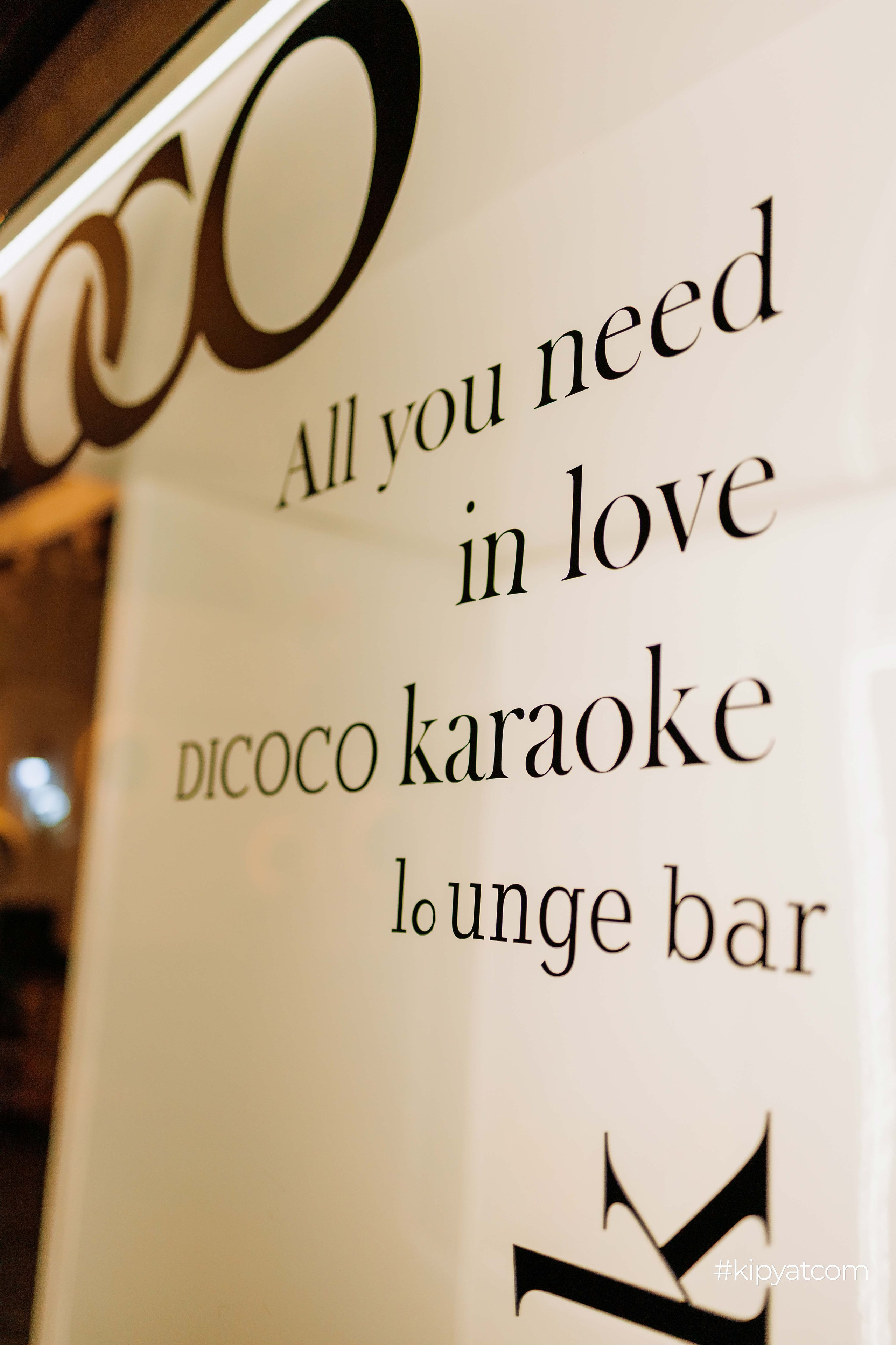 Dicoco karaoke bar