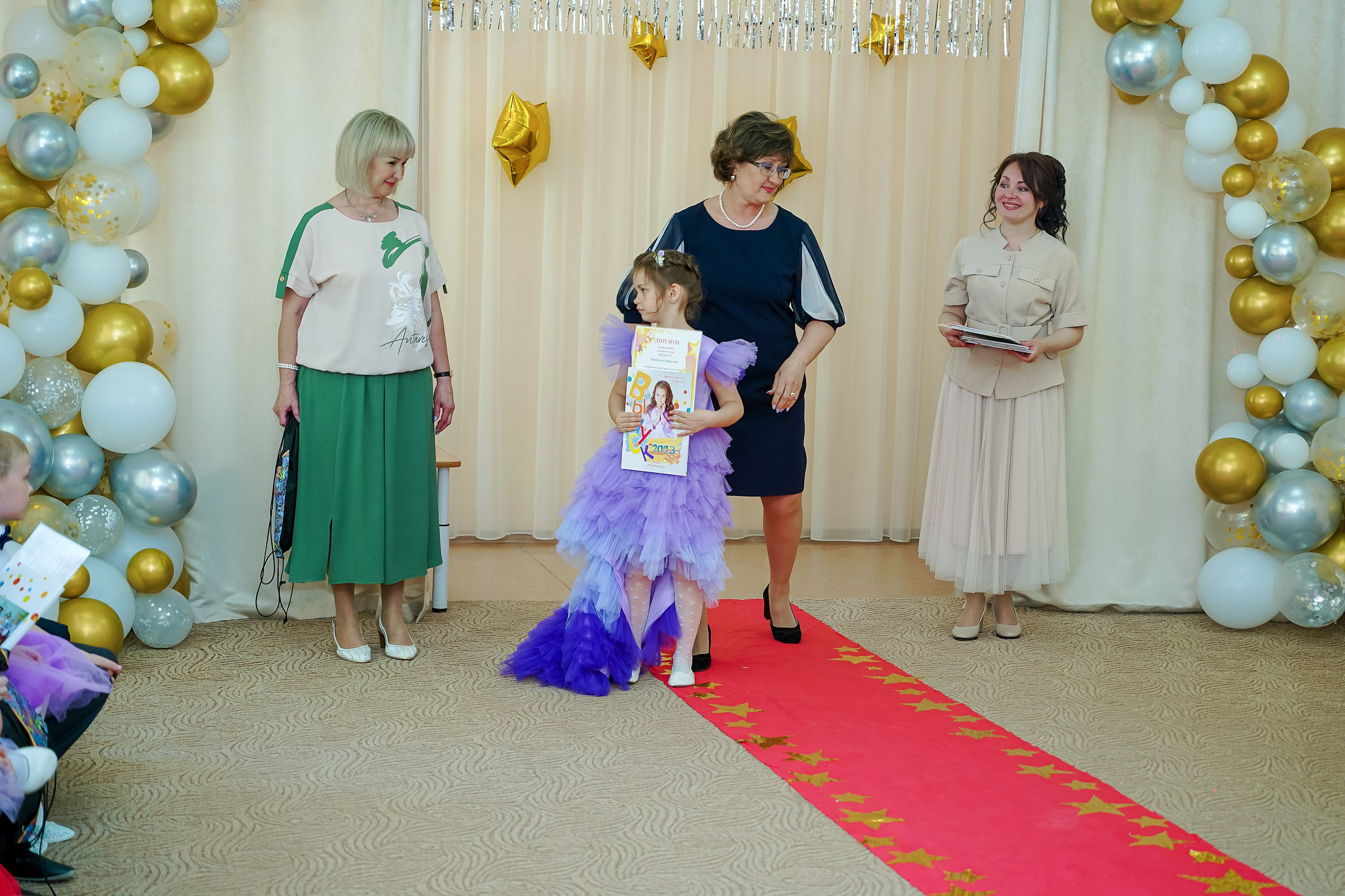 Фотосъемка видеосъёмка фотограф видеооператор новогодних утренников  в. Фотограф, видеооператор Нина Коршунова